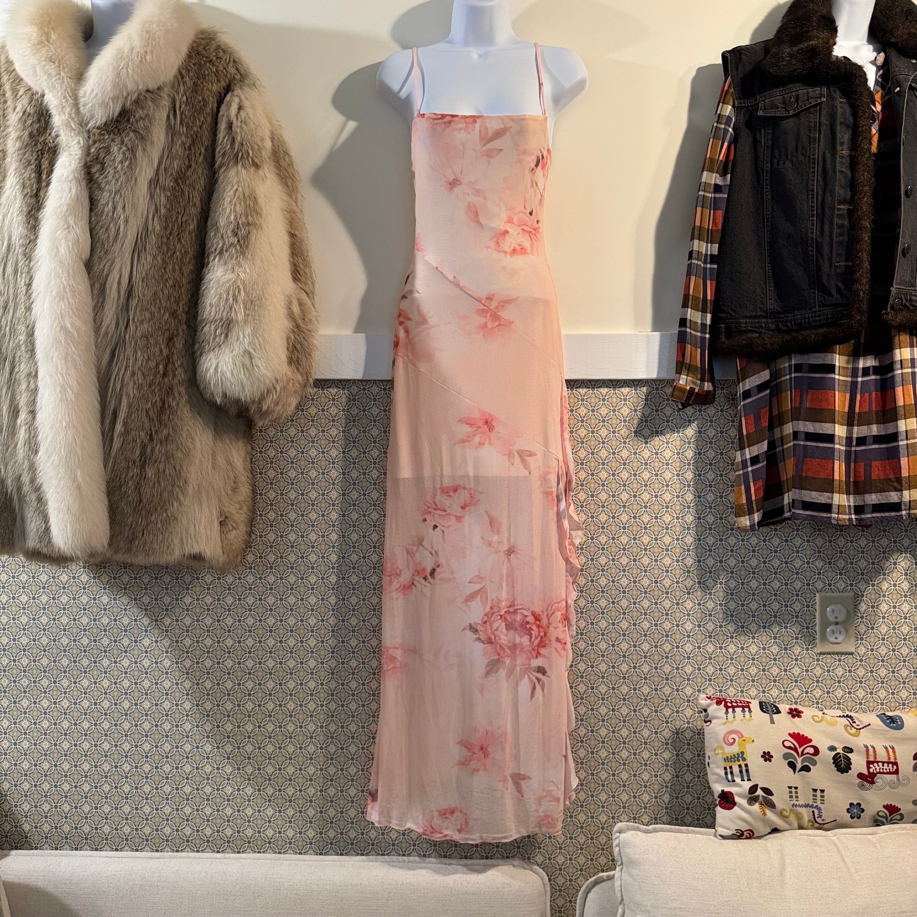 Size S Streetwear Society Spaghetti Strap Sheer Pink Floral Dress – VARDO Vintage & Valuables