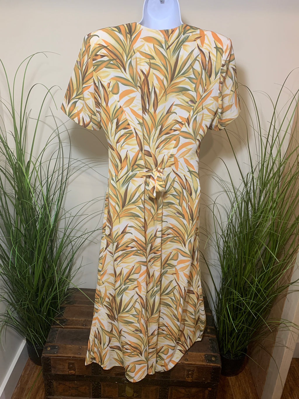Vintage Concept Petite Leaf Print Button Down Short Sleeve Dress with Shoulder Pads