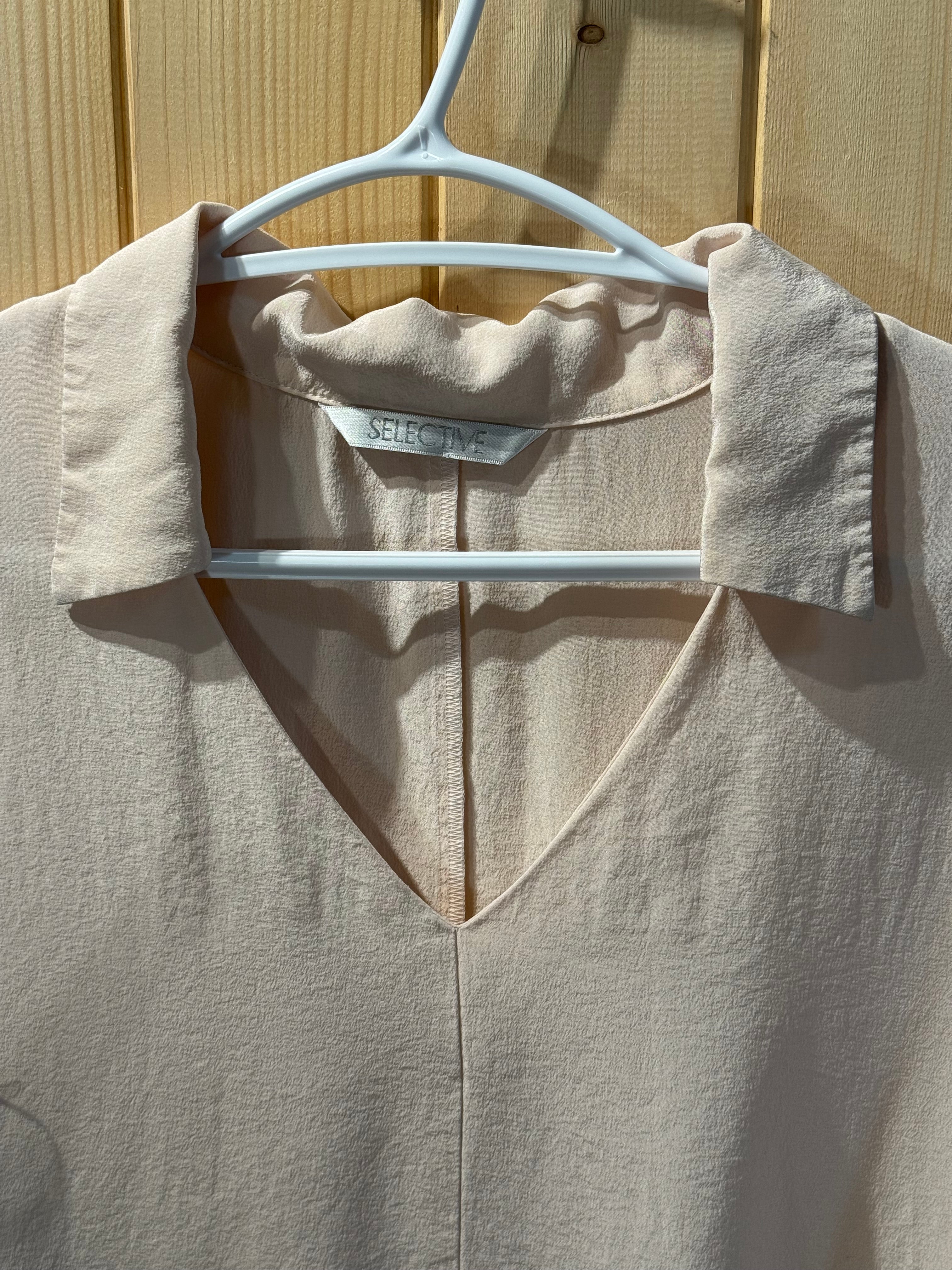 Selective 100% Silk Short Sleeve Collared V-neck Top