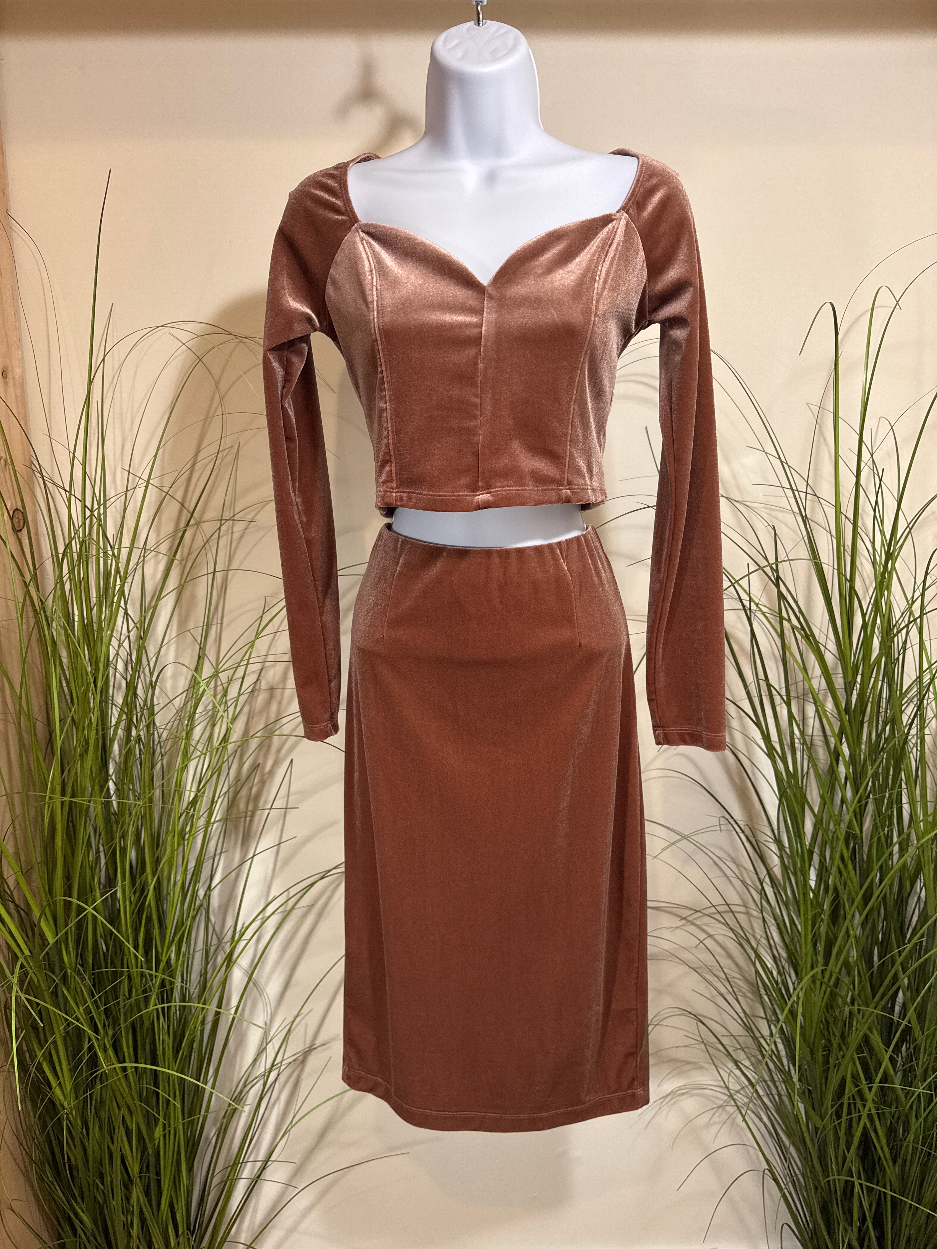 2 Piece Velour Sweetheart Outfit – VARDO Vintage & Valuables
