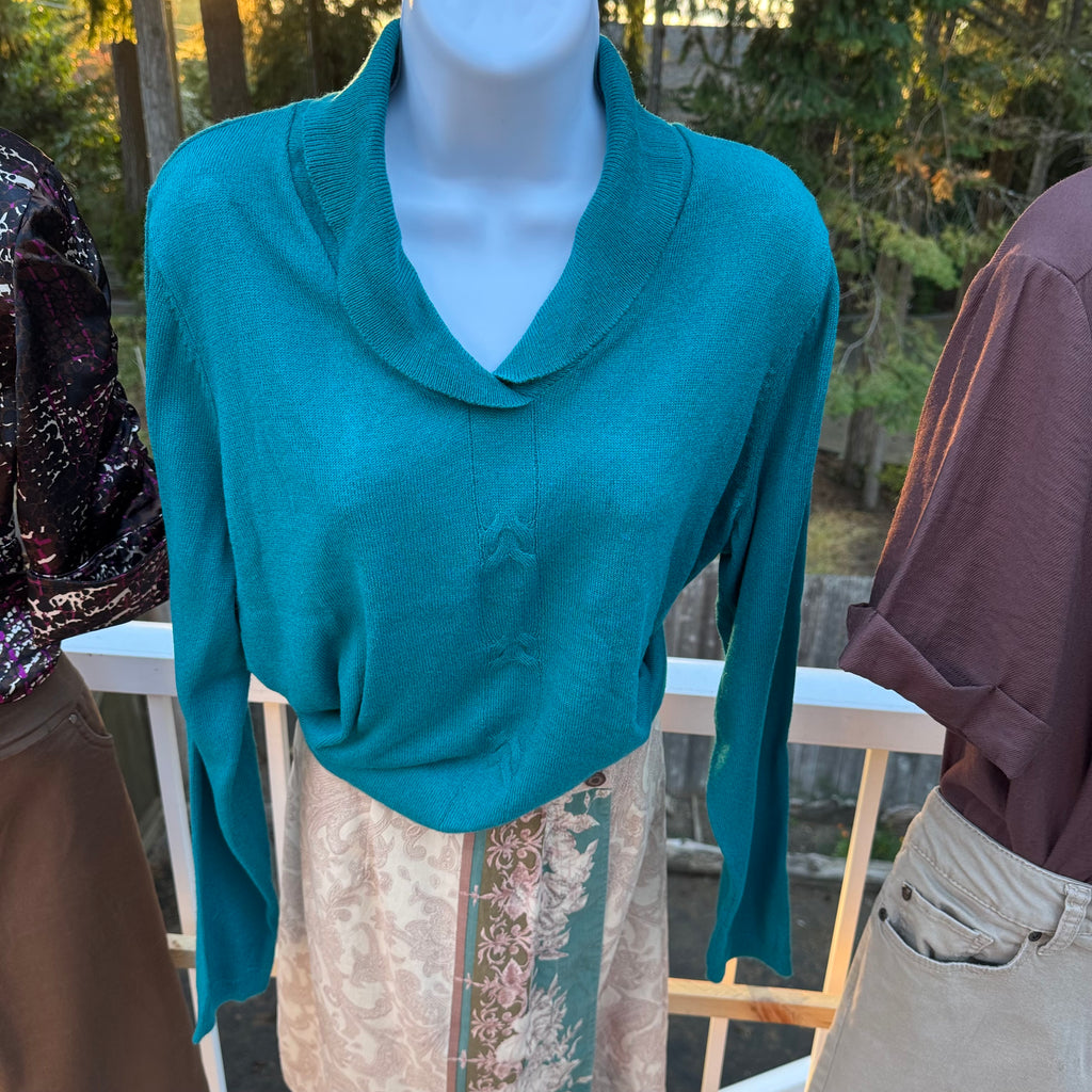 Size L Alia Fine Knit Sweater with Folded Collar