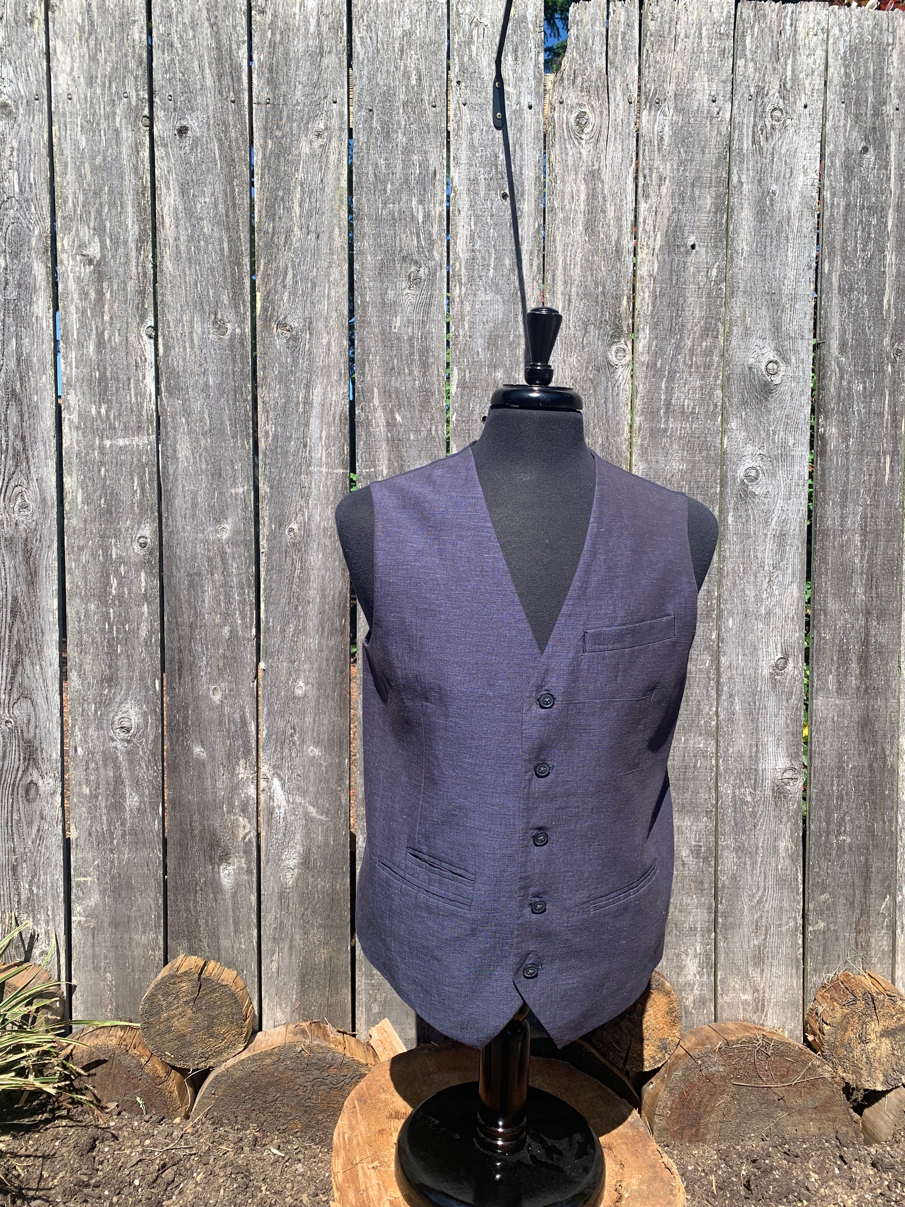Size M Perry Ellis Sport Vest