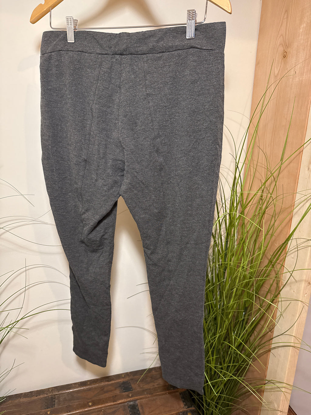 Vintage Y2K Suzy sheer zipper embellished tailored fit pants.