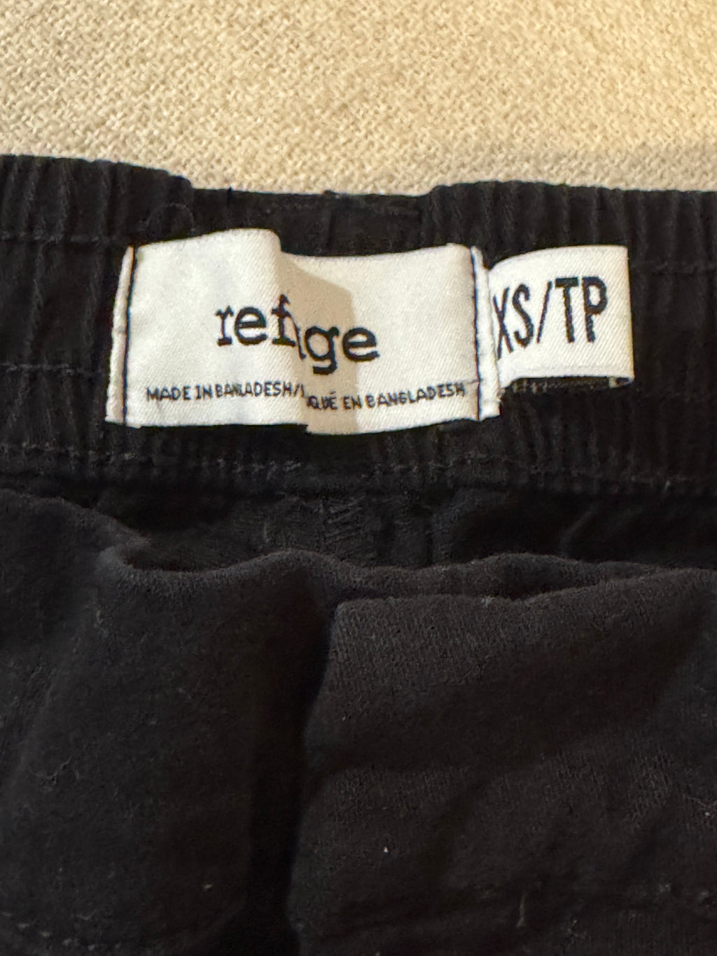 Size XS Refuge Black Cargo Shorts