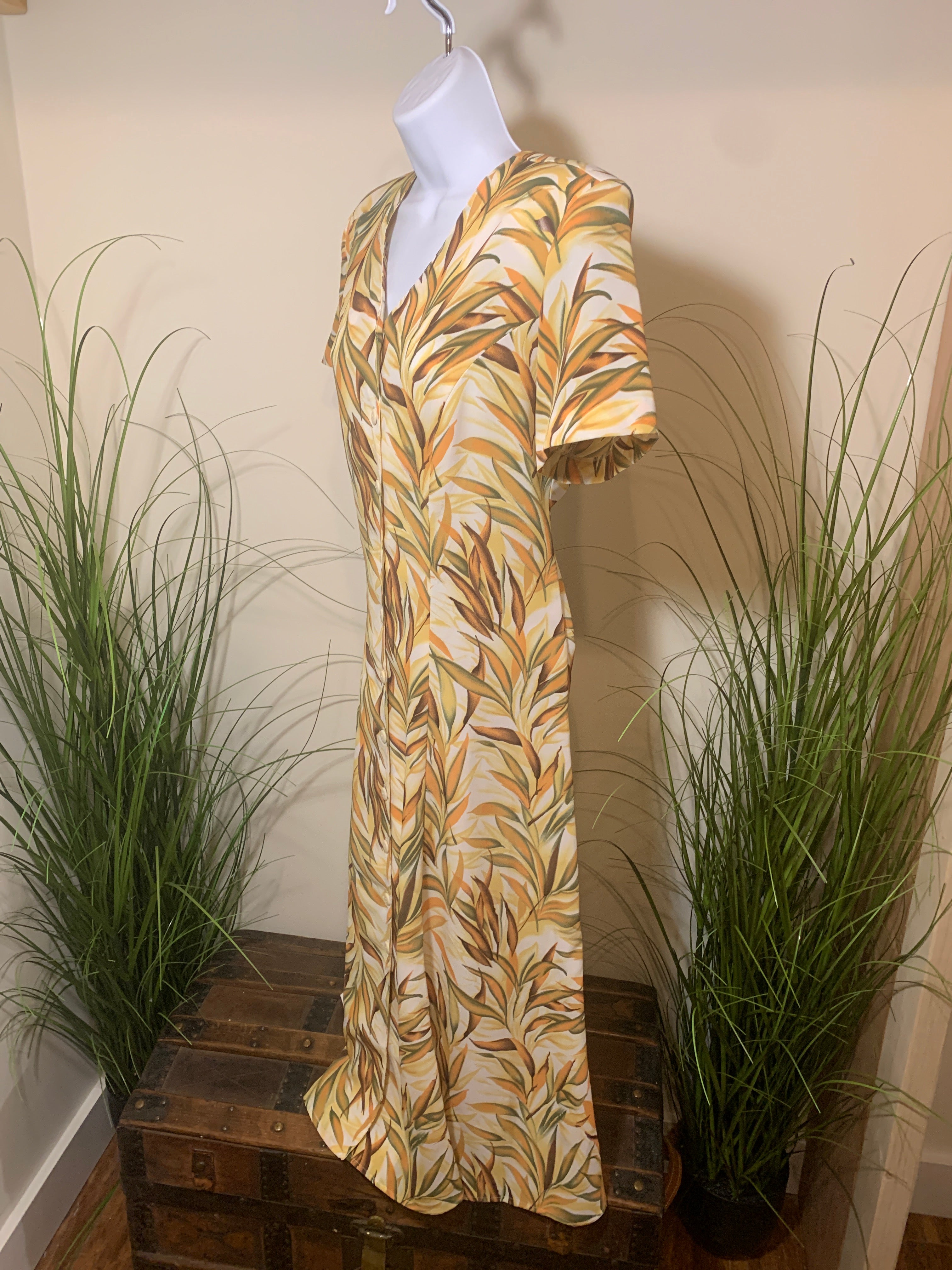 Vintage Concept Petite Leaf Print Button Down Short Sleeve Dress with Shoulder Pads