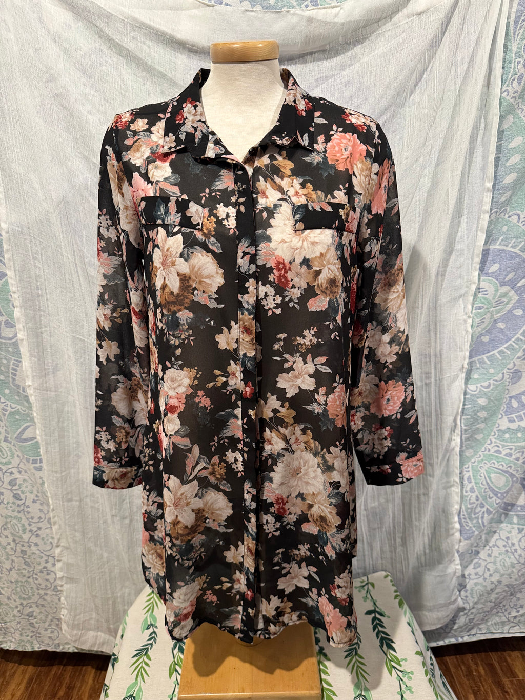 Size L Papillon Sheer Long Sleeve Button Up Blouse