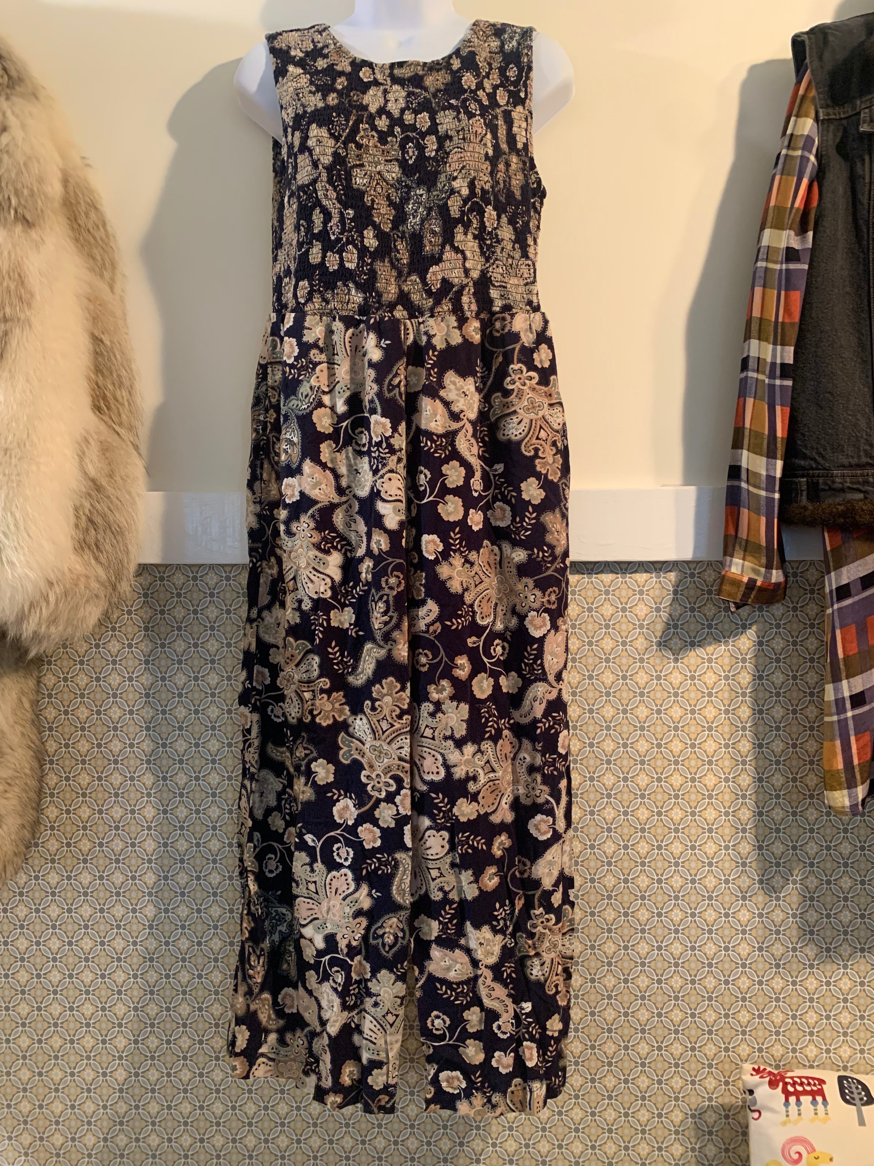 Size M 100% Viscose Andrew Marc Black Floral Print Sleeveless Jumper