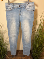 Blue notes, curvy skinny, low rise jeans.