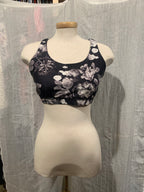 Size M Black and White Floral Print Crop Athletic Top