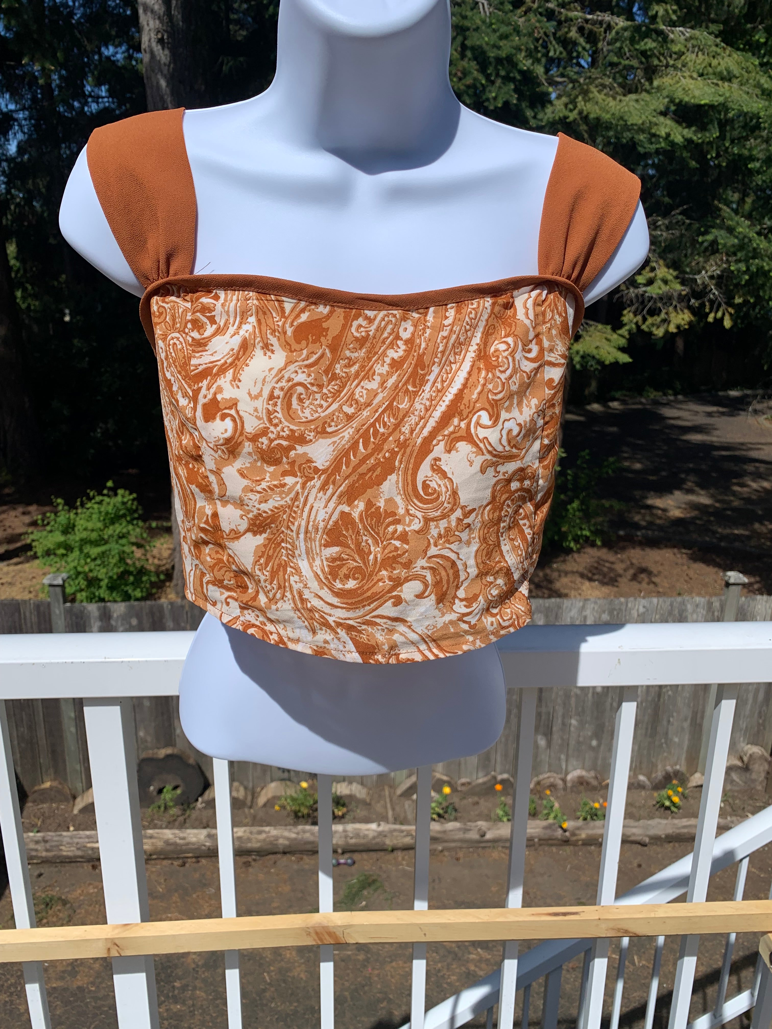 Crop-top with back lace up tie by Cider