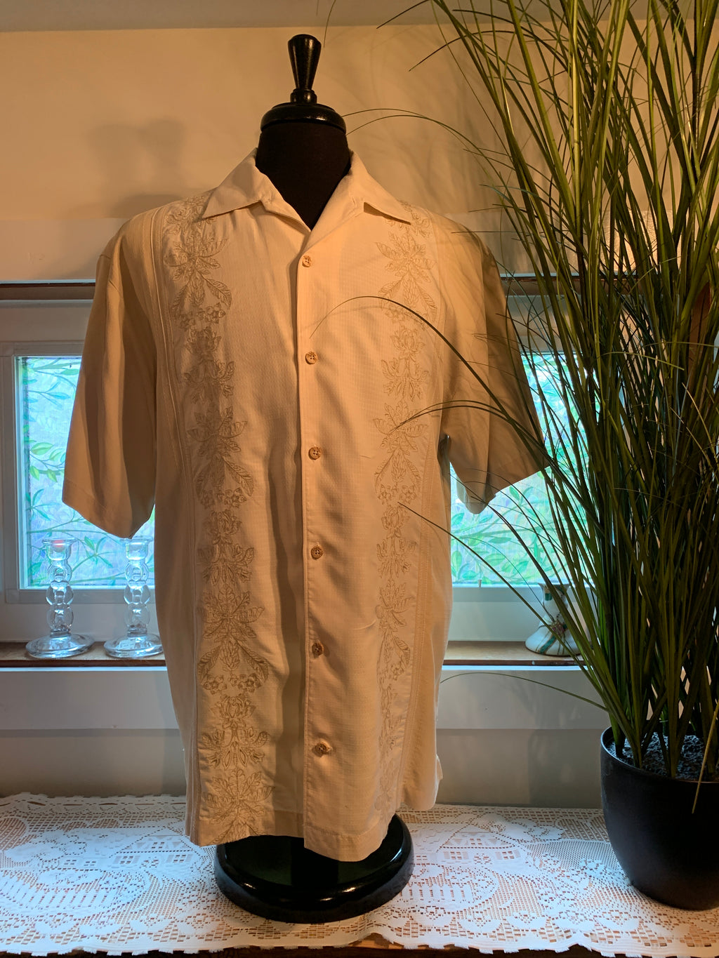 Size L Tommy Bahama 100% Silk Button Up Shirt