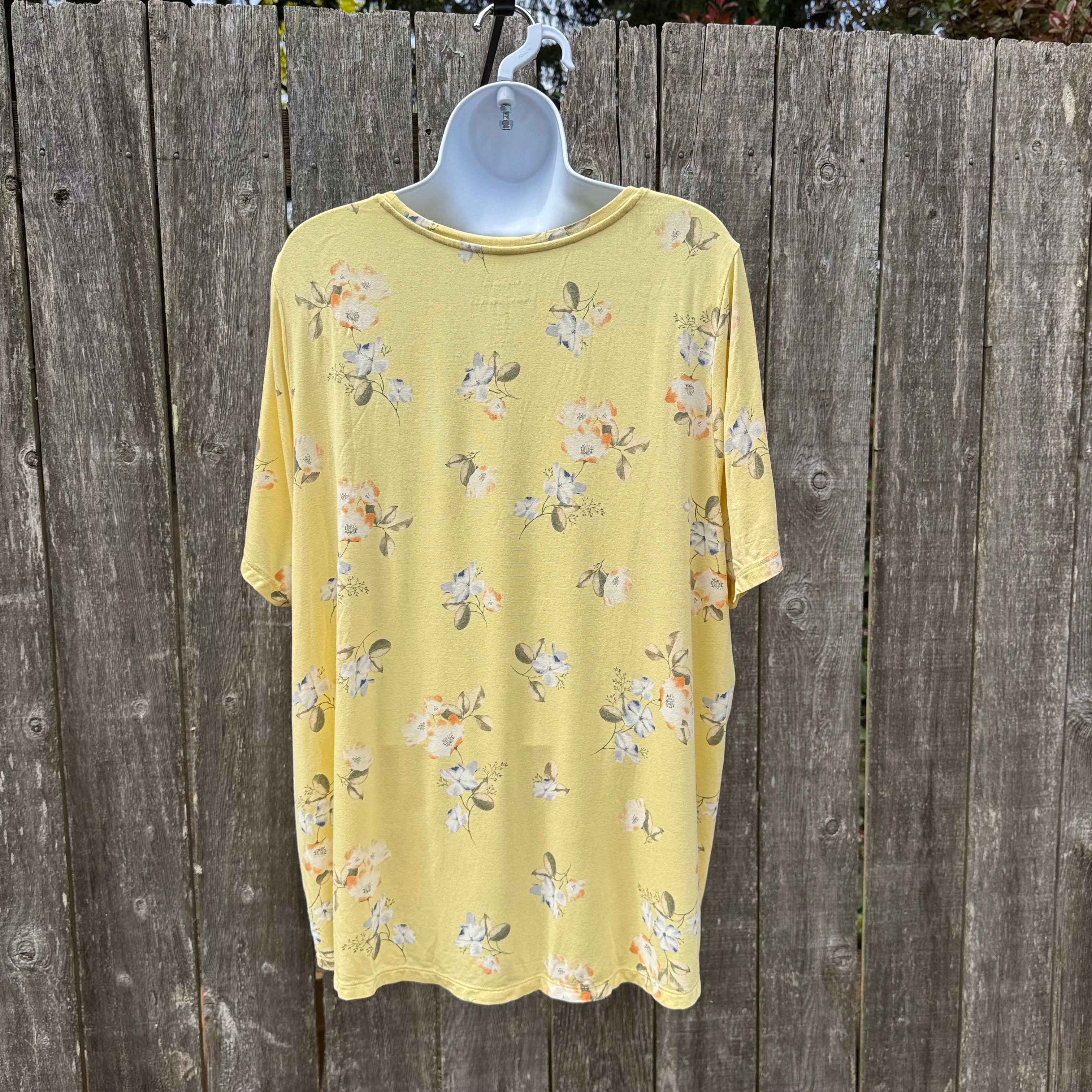Addition Elle Flower Top Size 2X