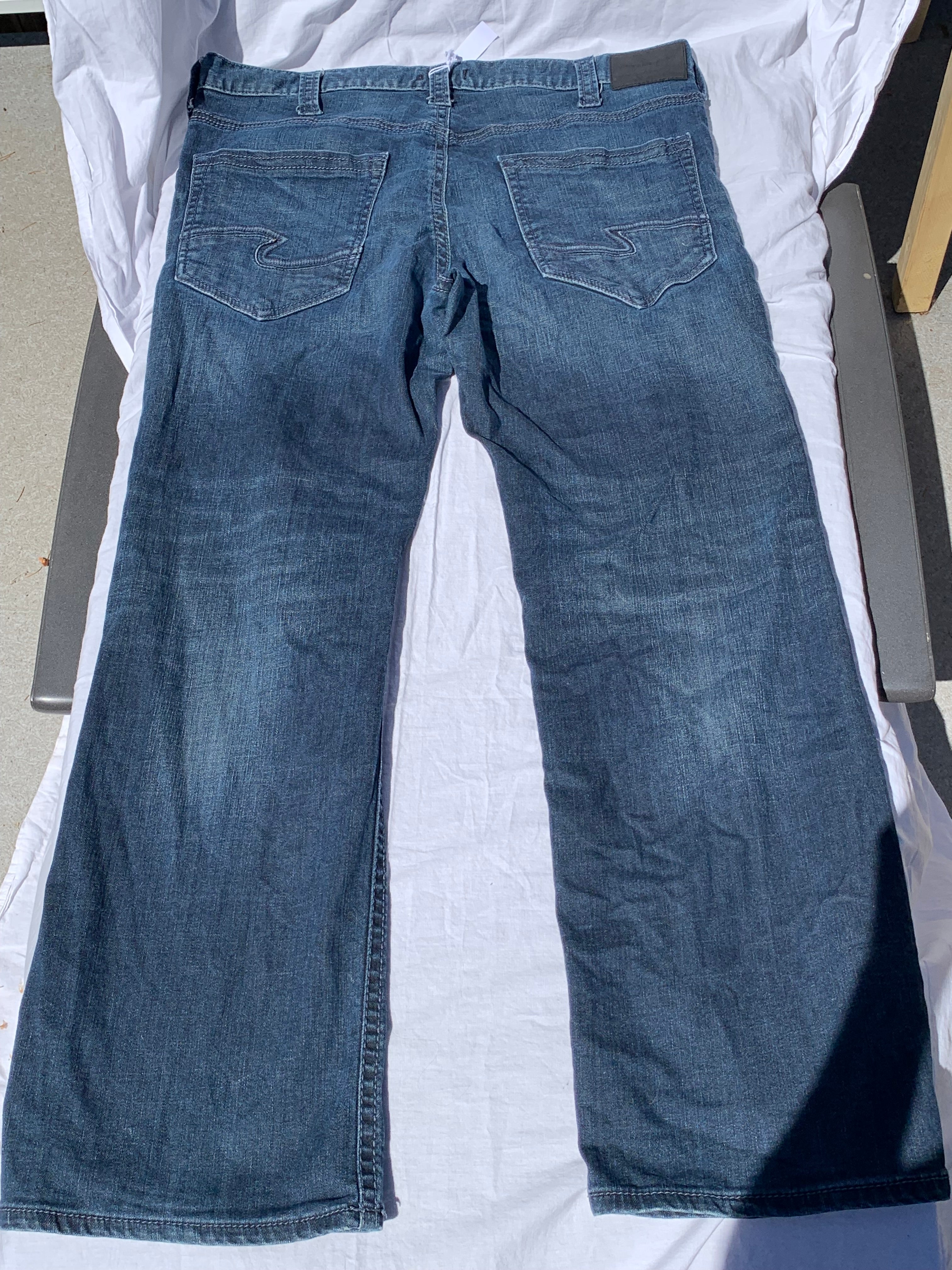 Silver Jeans Co. Wide leg jeans: