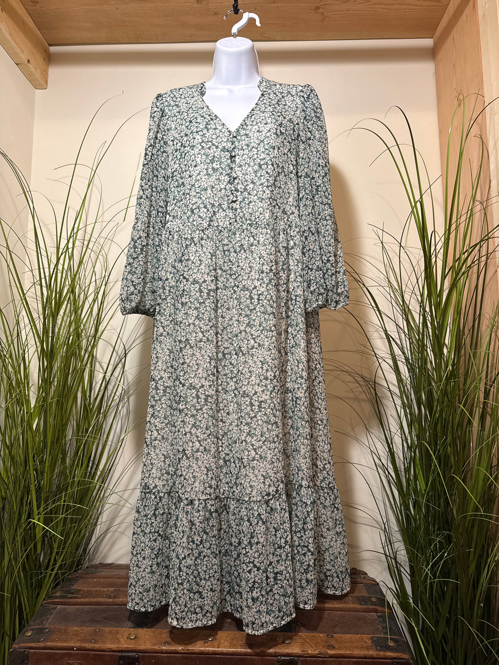 Reitmans Floral Puff Sleeved Dress
