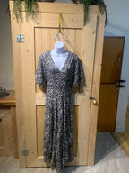 Brand New XL 100 % Rayon Carre Noir Black and White Print Dress