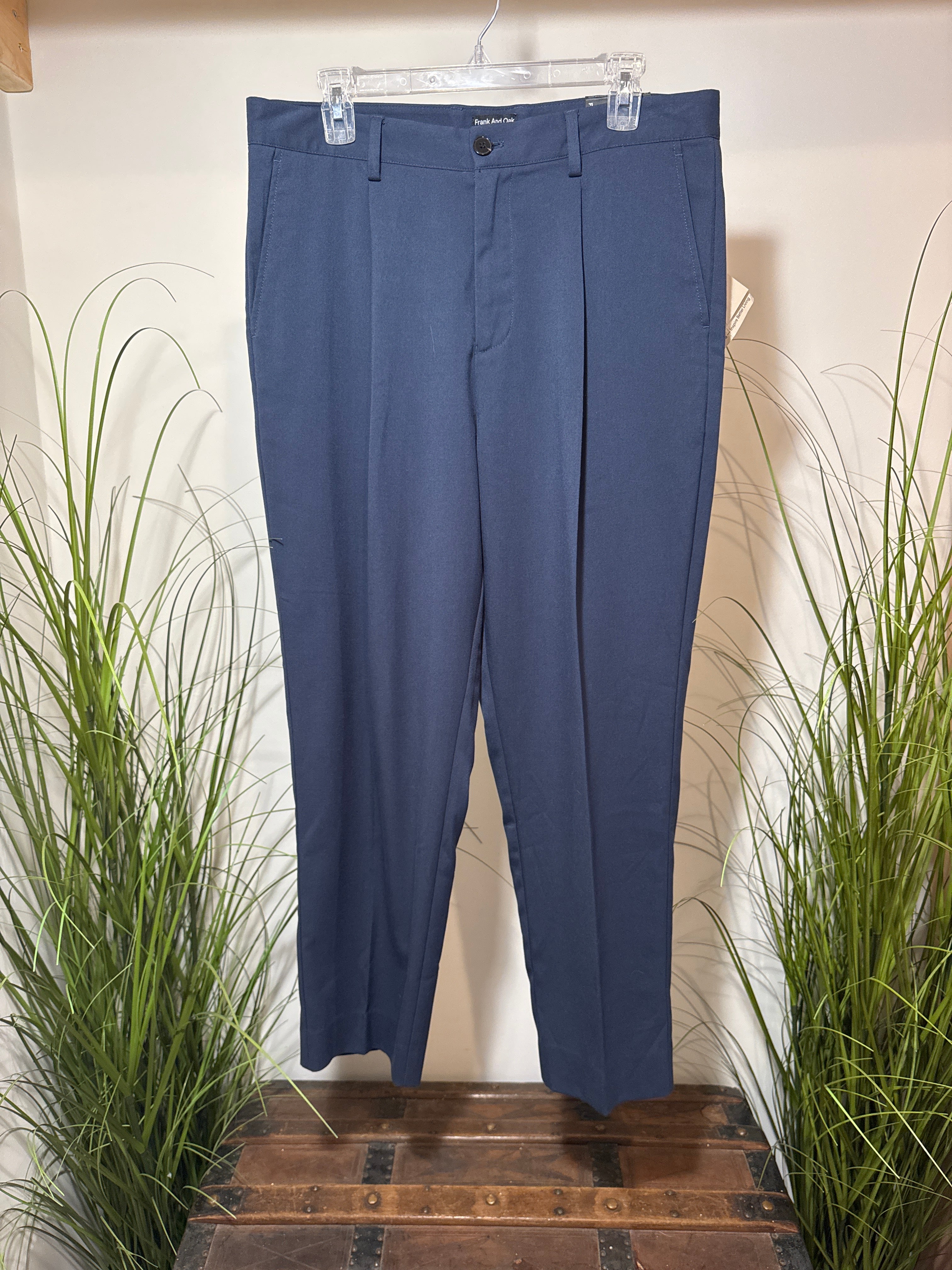 Frank & Oak Relaxed Tapered Fit- The Colin Pant