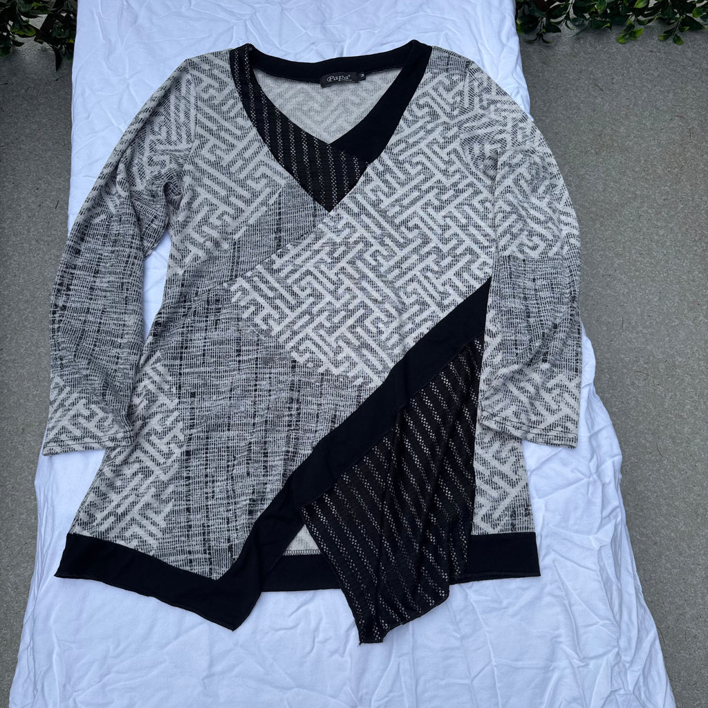 Size M Papa Vancouver Lagenlook V-Neck Sweater