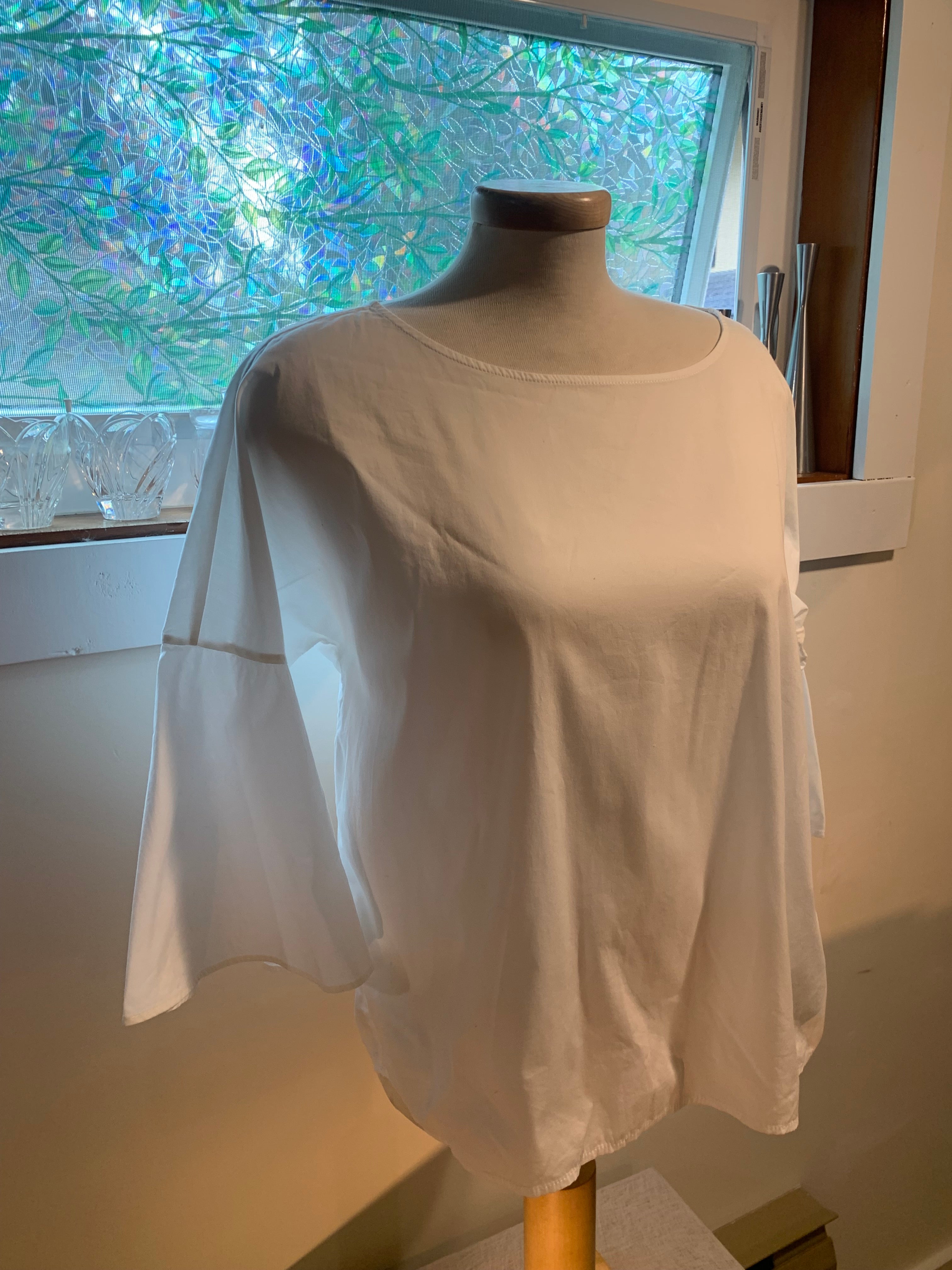 Size L Lord & Taylor Pullover White Flared Sleeves Blouse