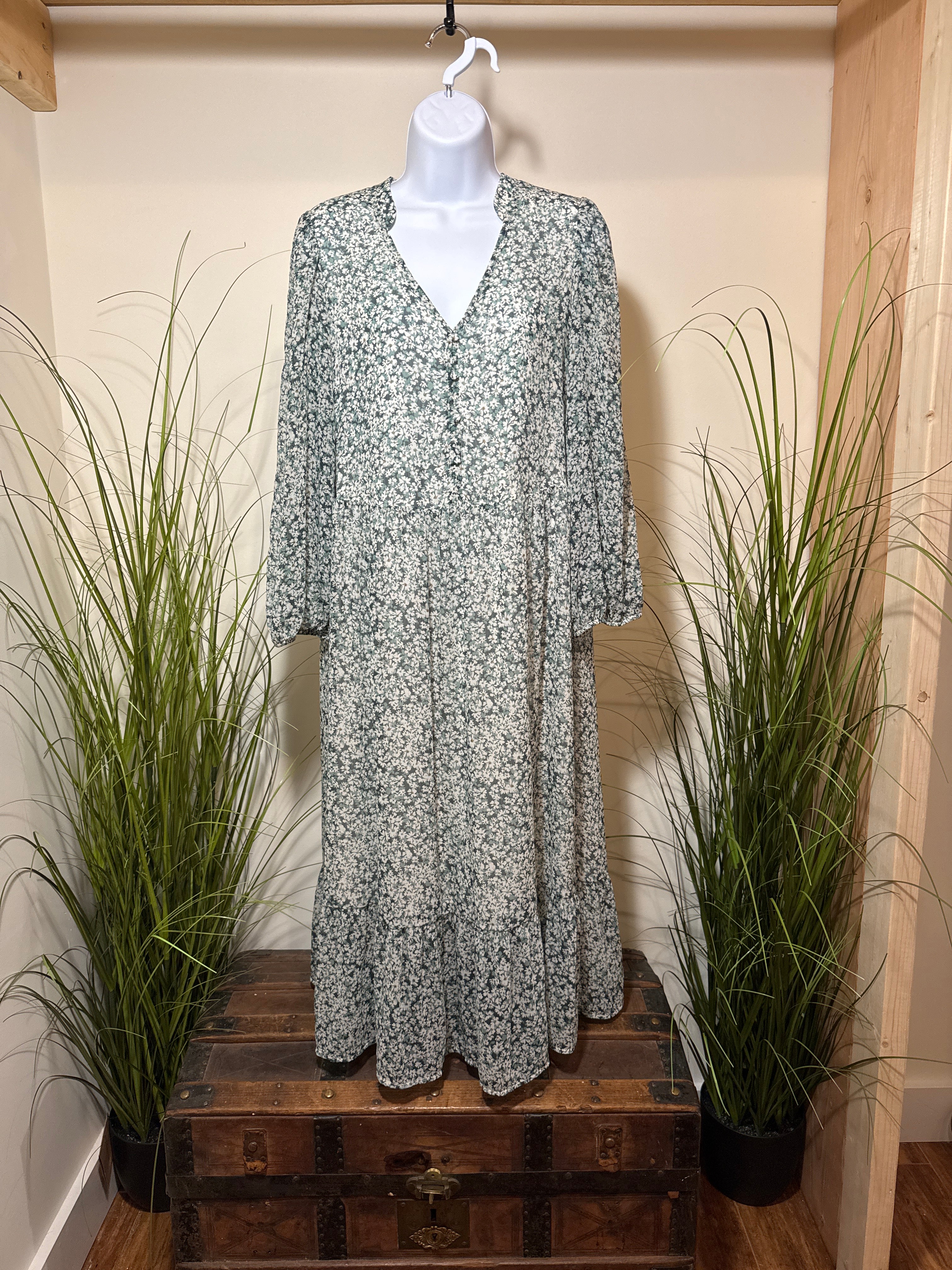 Reitmans Floral Puff Sleeved Dress