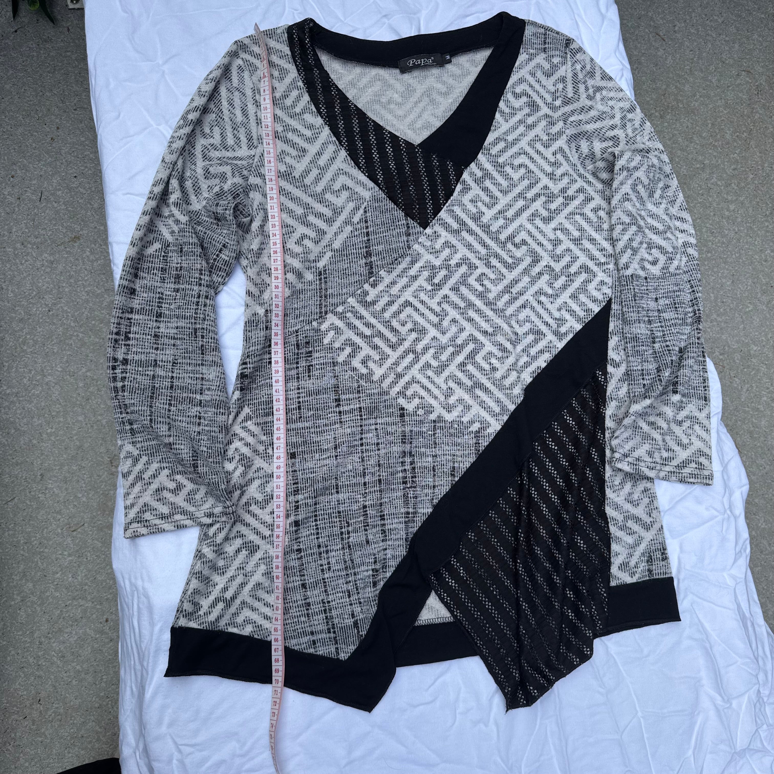 Size M Papa Vancouver Lagenlook V-Neck Sweater