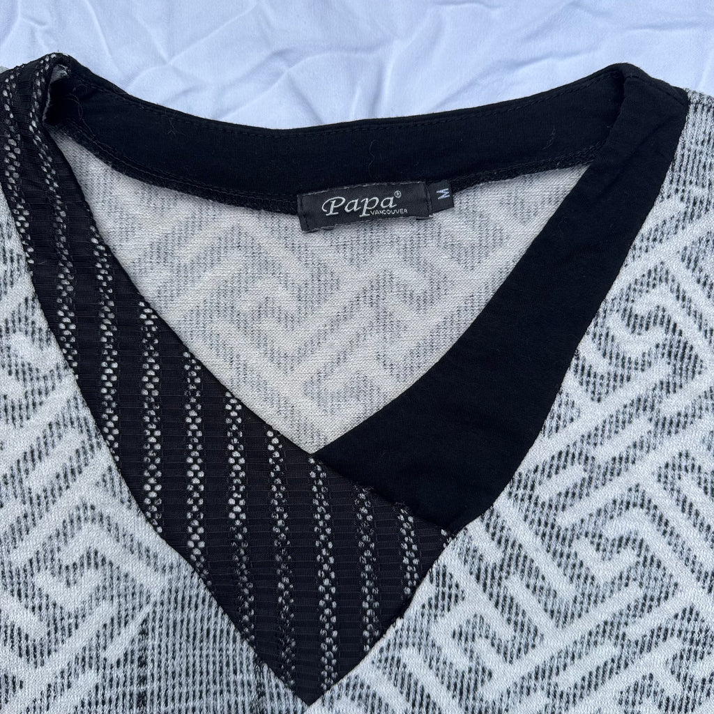 Size M Papa Vancouver Lagenlook V-Neck Sweater
