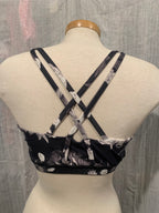 Size M Black and White Floral Print Crop Athletic Top