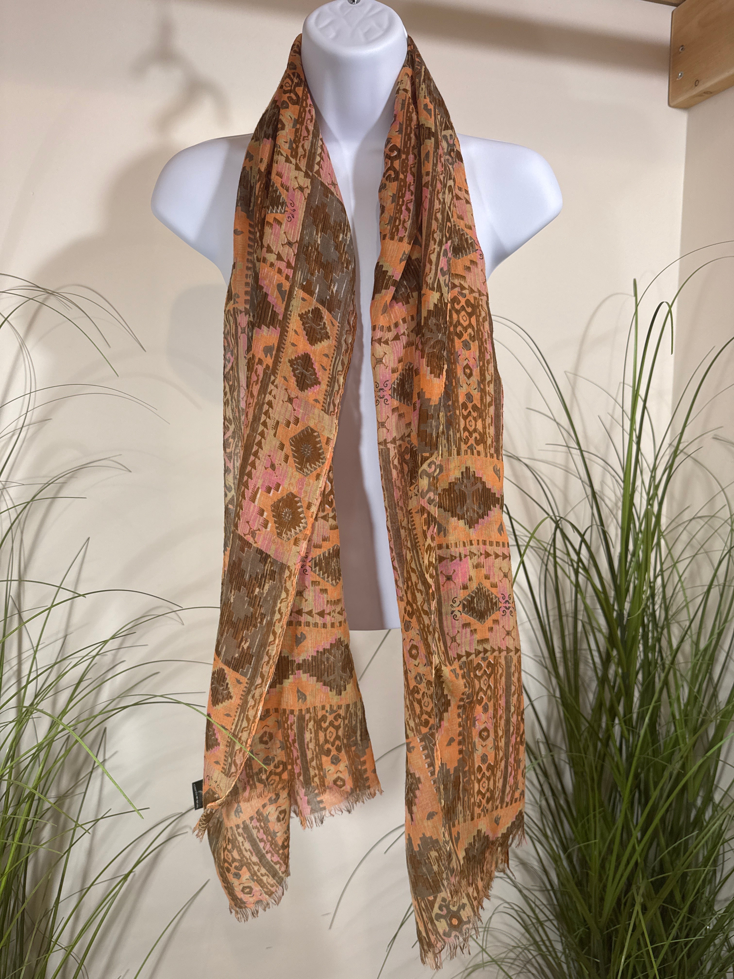 Le Château lightweight scarf