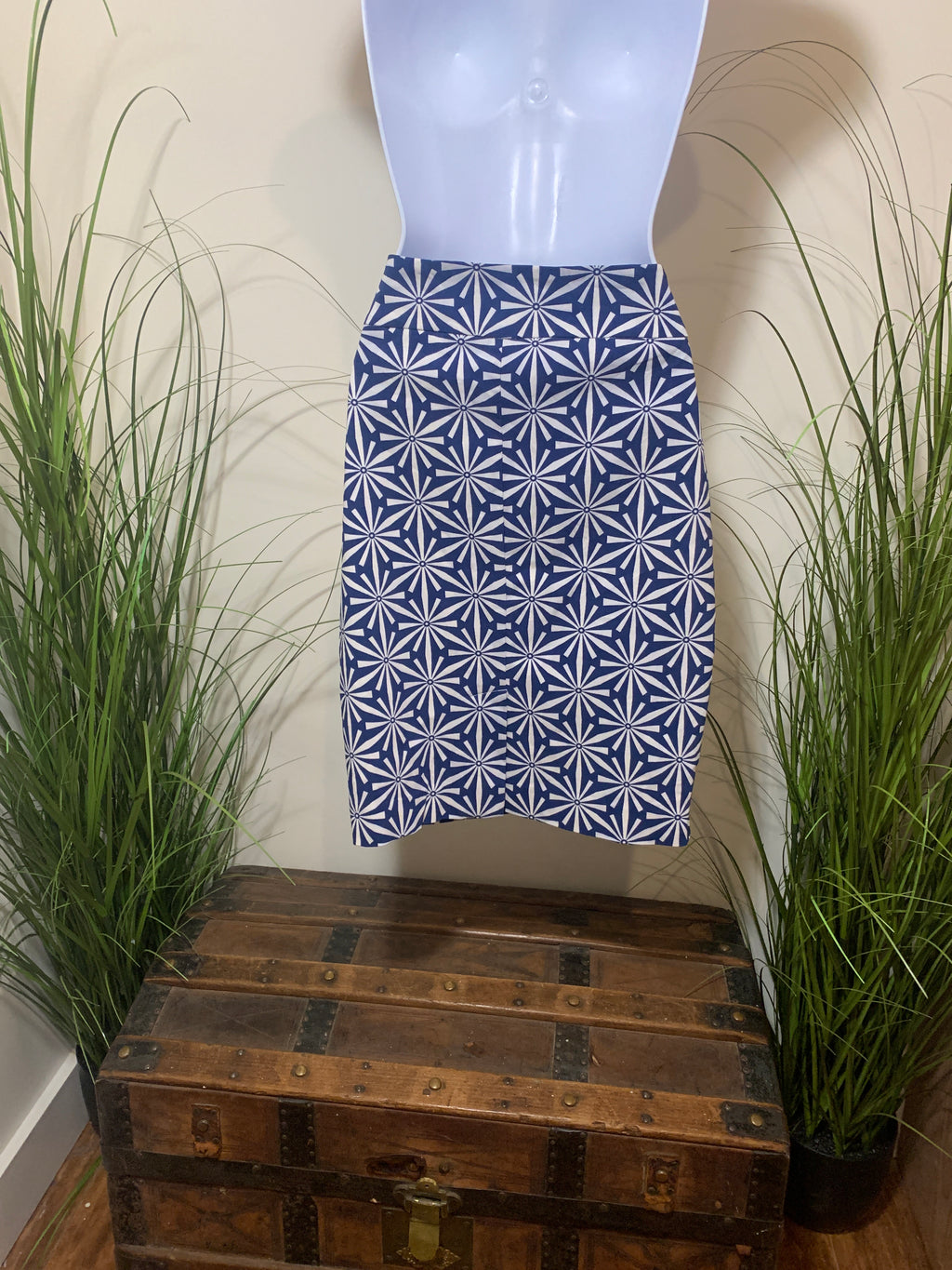 Size S RW & CO Geometric Design Stretchable Pencil Skirt