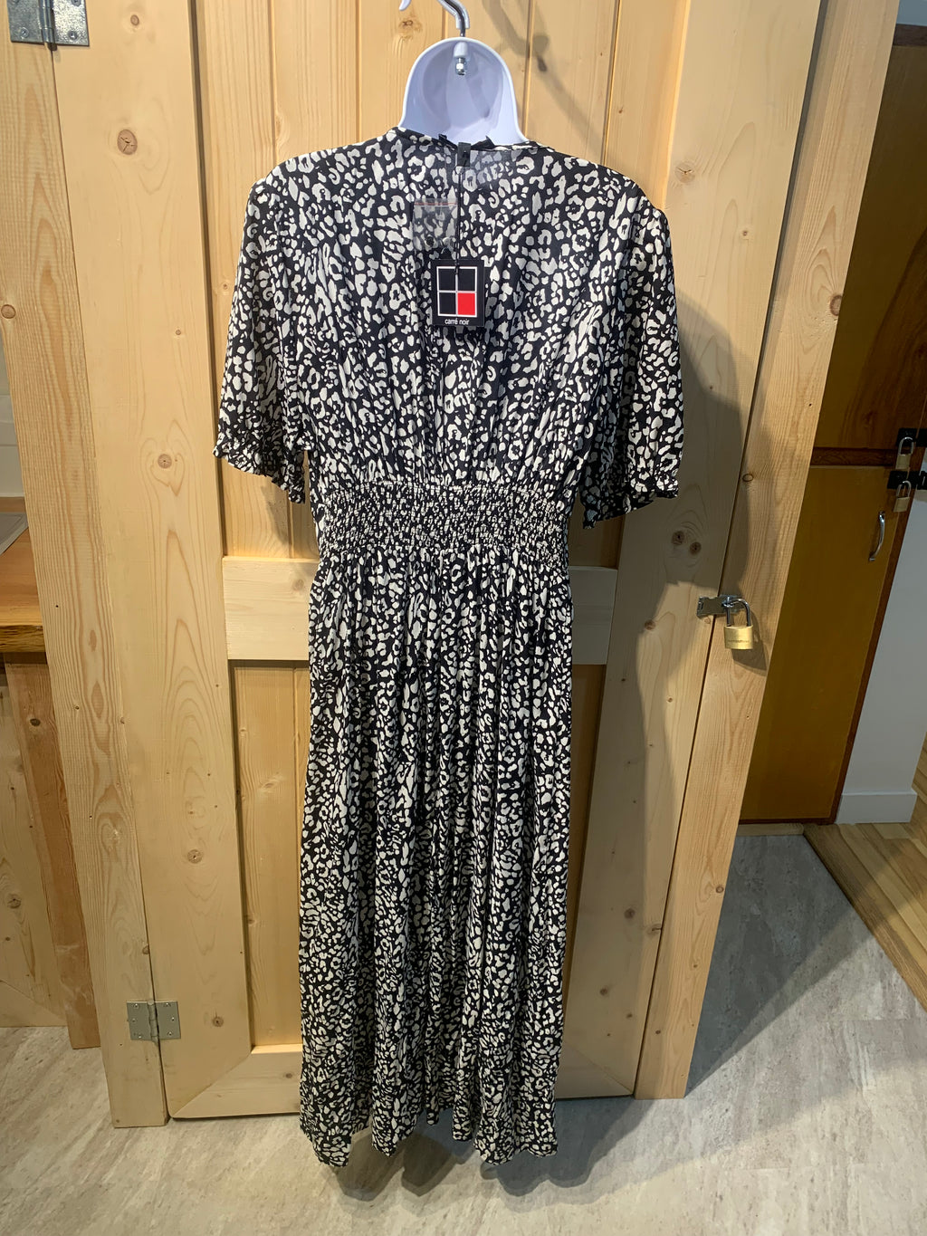 Brand New XL 100 % Rayon Carre Noir Black and White Print Dress