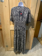 Brand New XL 100 % Rayon Carre Noir Black and White Print Dress