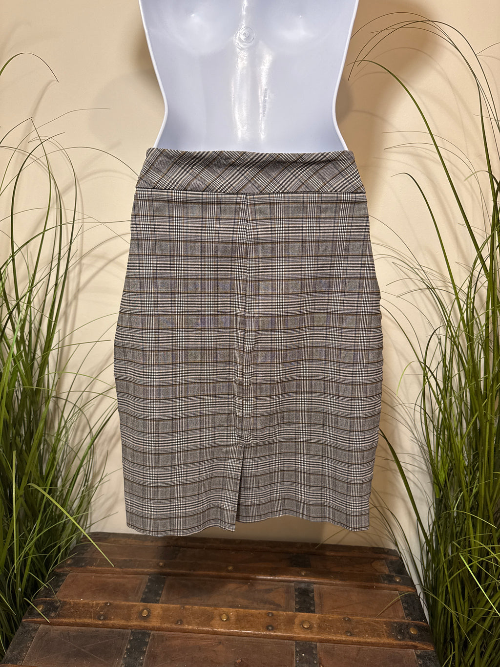 RW & Co. Stretchy Fitted Knee Length Plaid Skirt