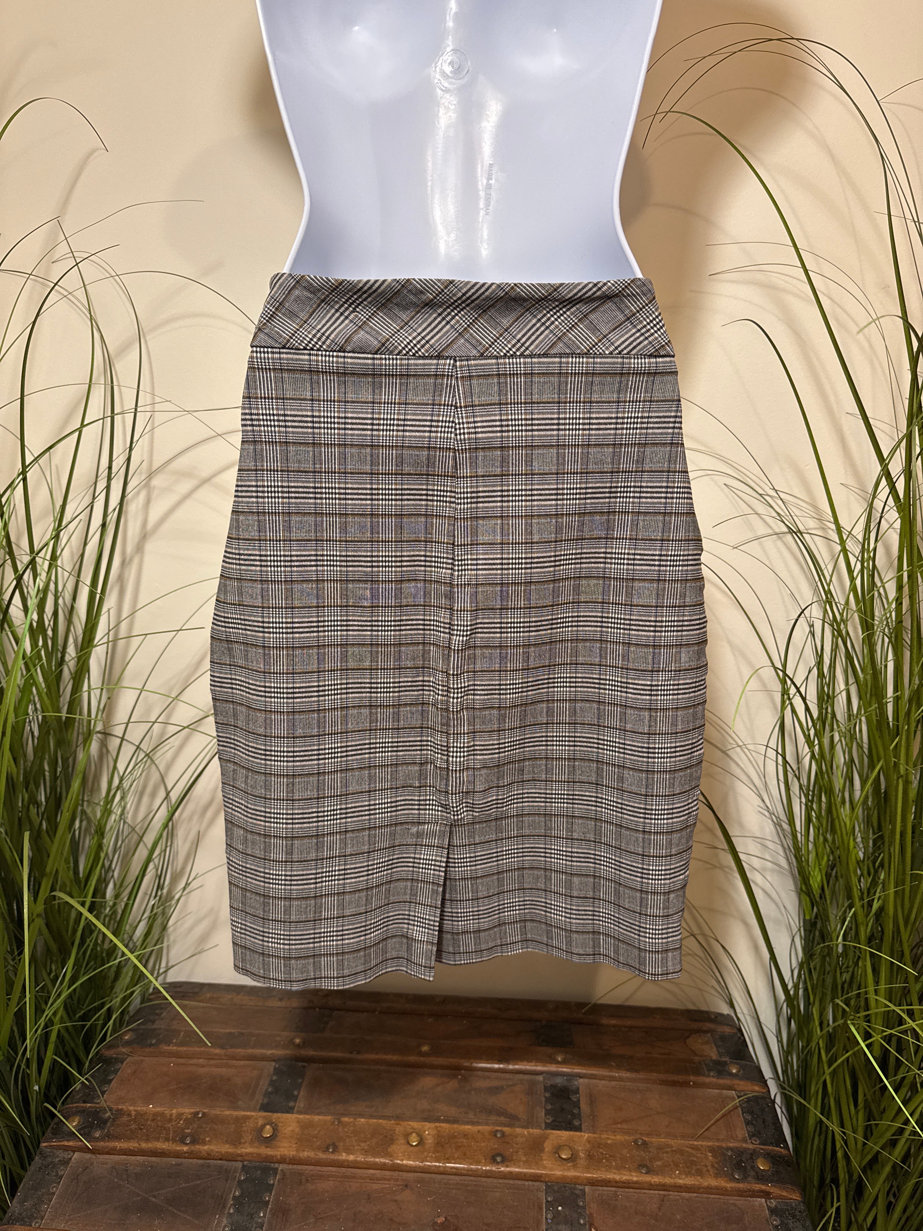 RW & Co. Stretchy Fitted Knee Length Plaid Skirt