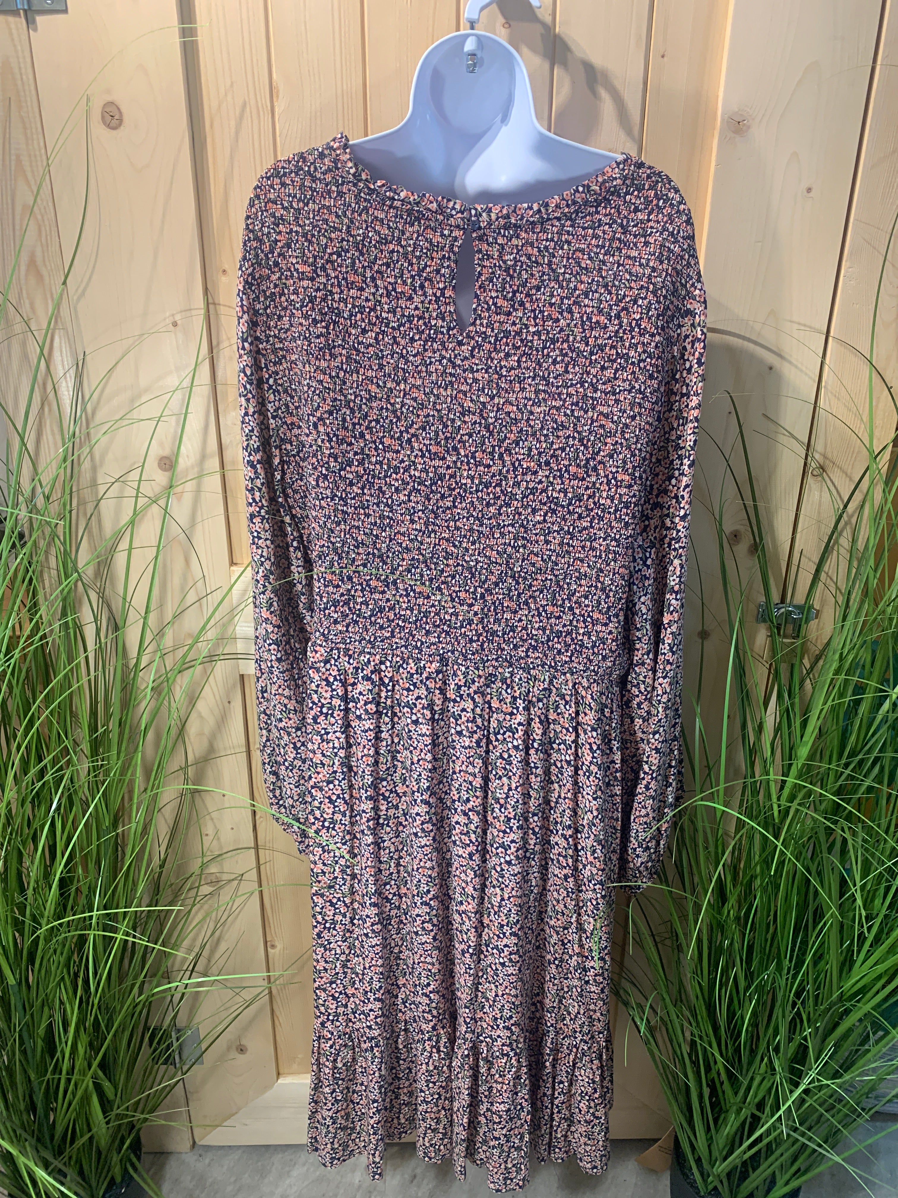 Size XXL Old Navy Floral Print Country Dress VARDO Vintage & Valuables Size XXL Old Navy Floral Print Country Dress VARDO Vintage & Valuables