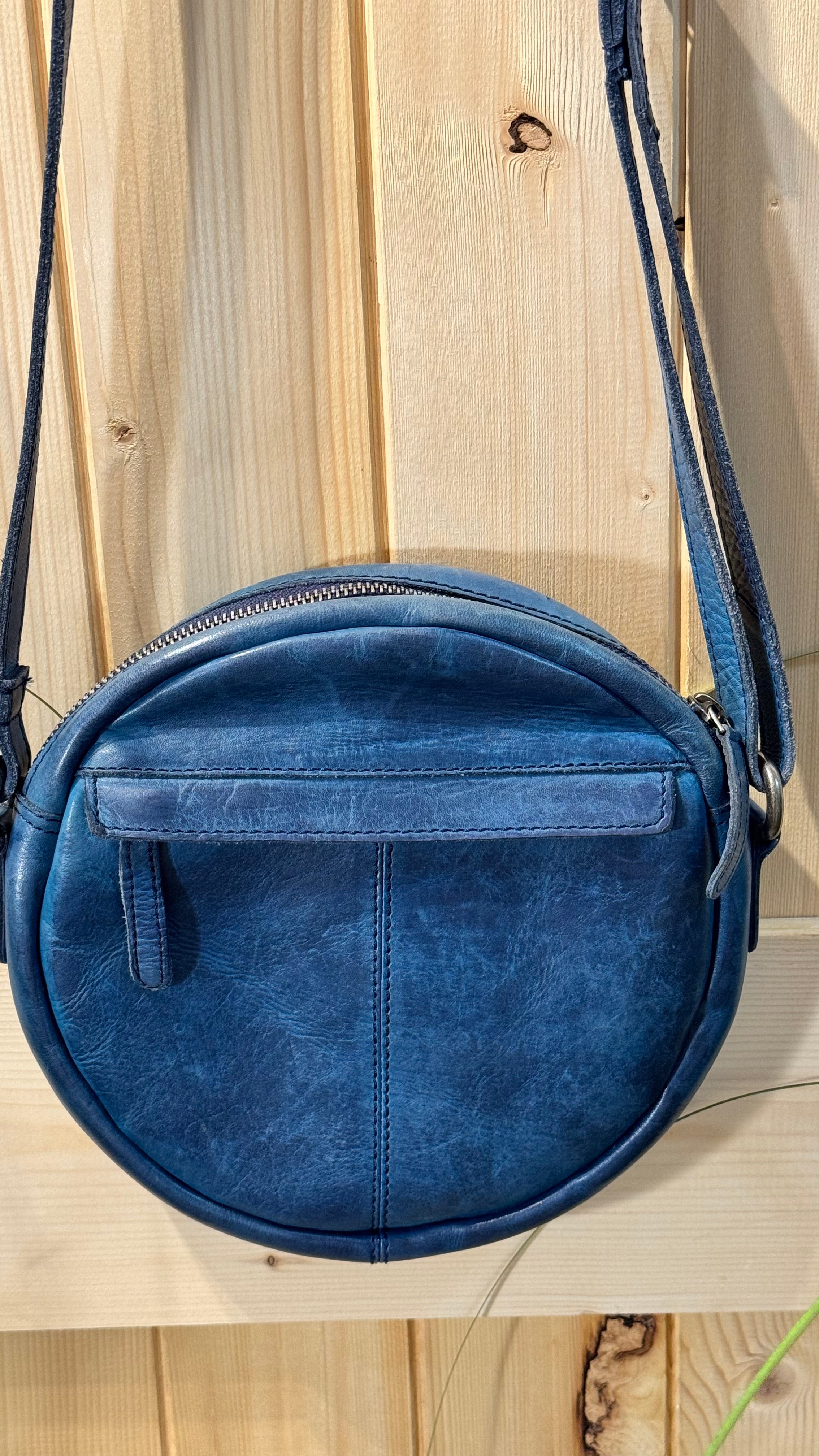 Vilenca Holland Round Woven Leather Blue Across the Body Purse