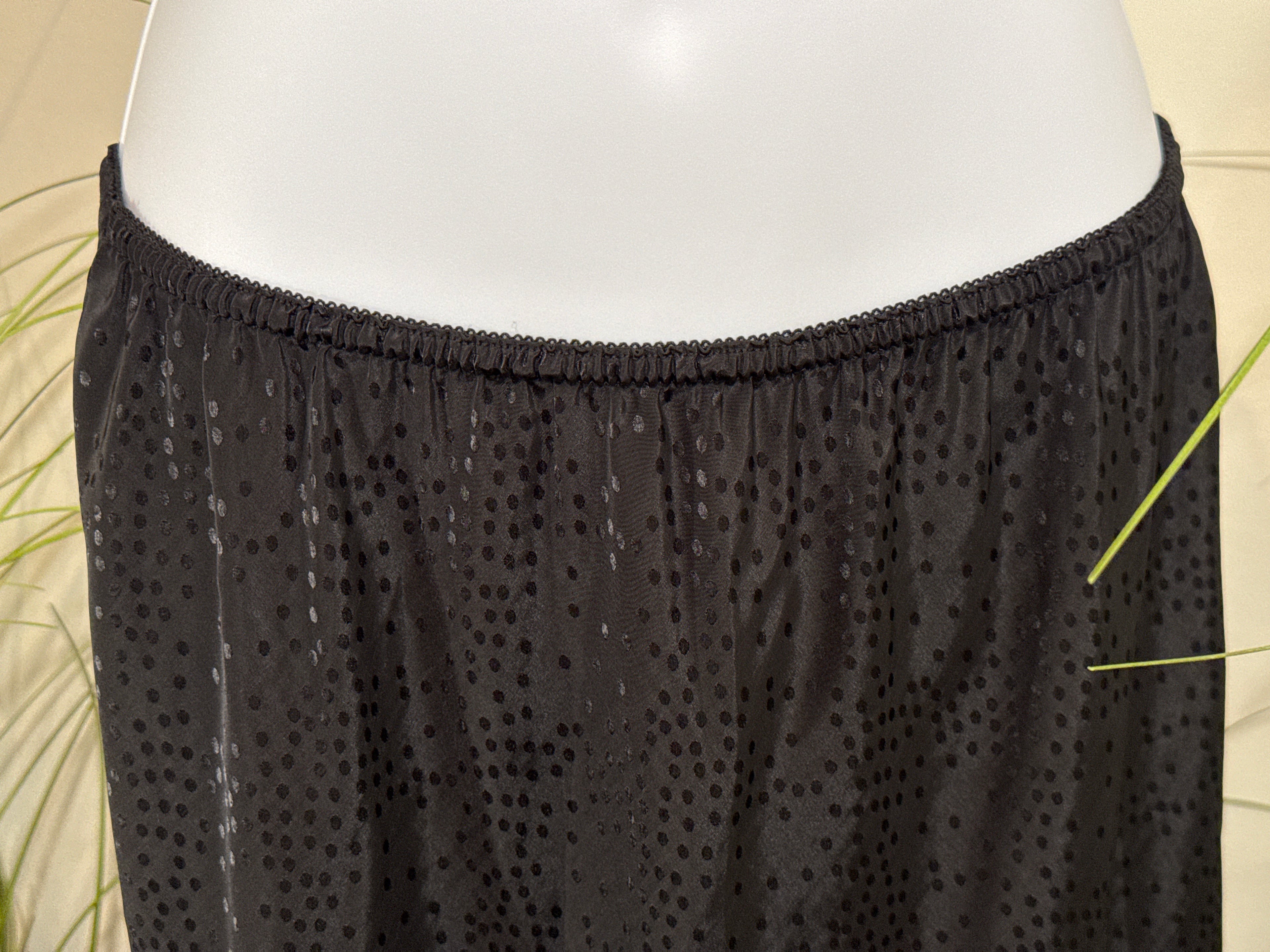 Vintage Linda Exclusive for Eaton Half Slip- Black