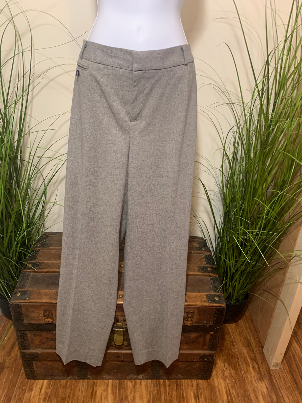 Brand New Size 14 Fine Herringbone Banana Republic Wool Blend Slacks for Women