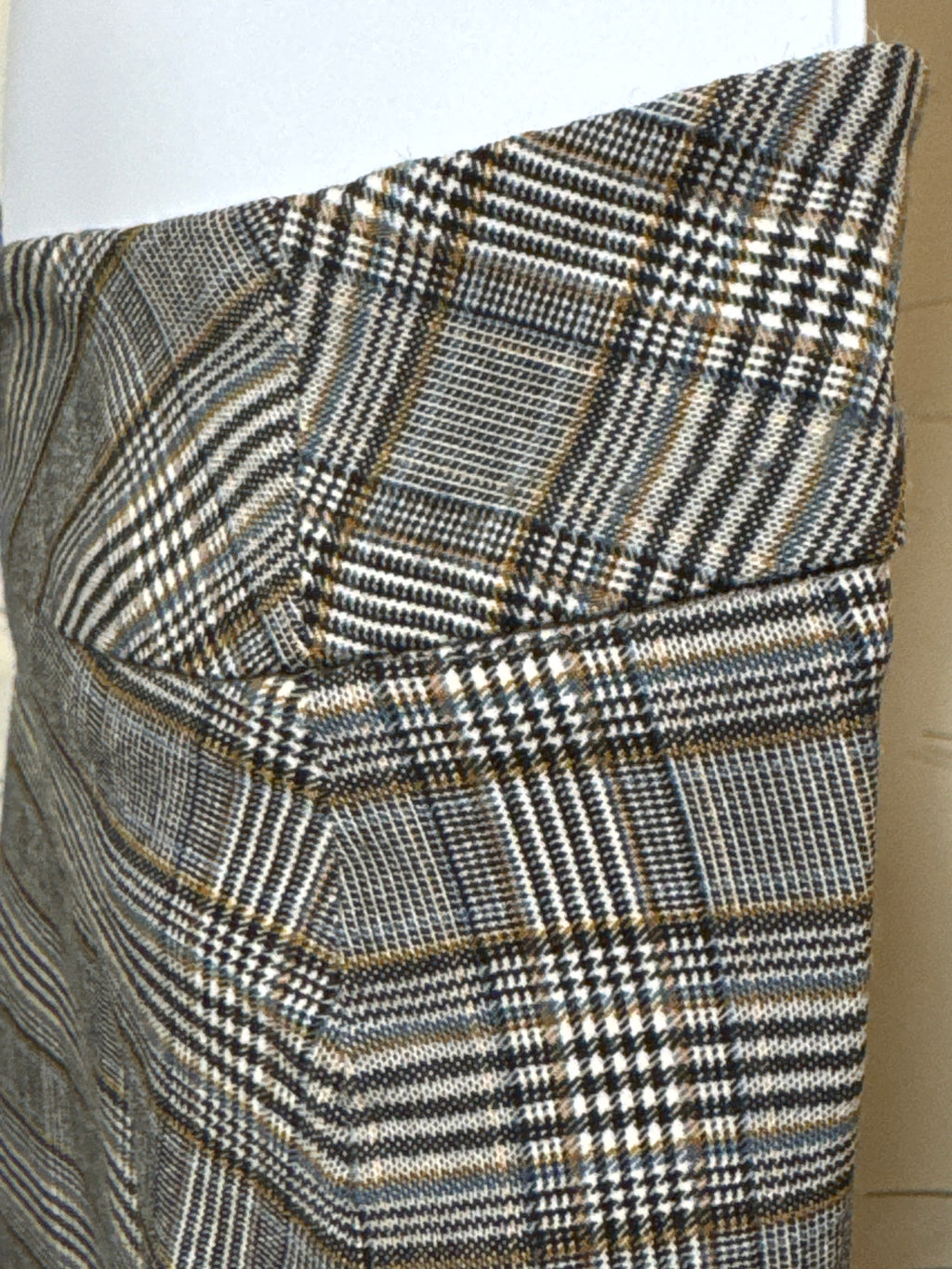RW & Co. Stretchy Fitted Knee Length Plaid Skirt