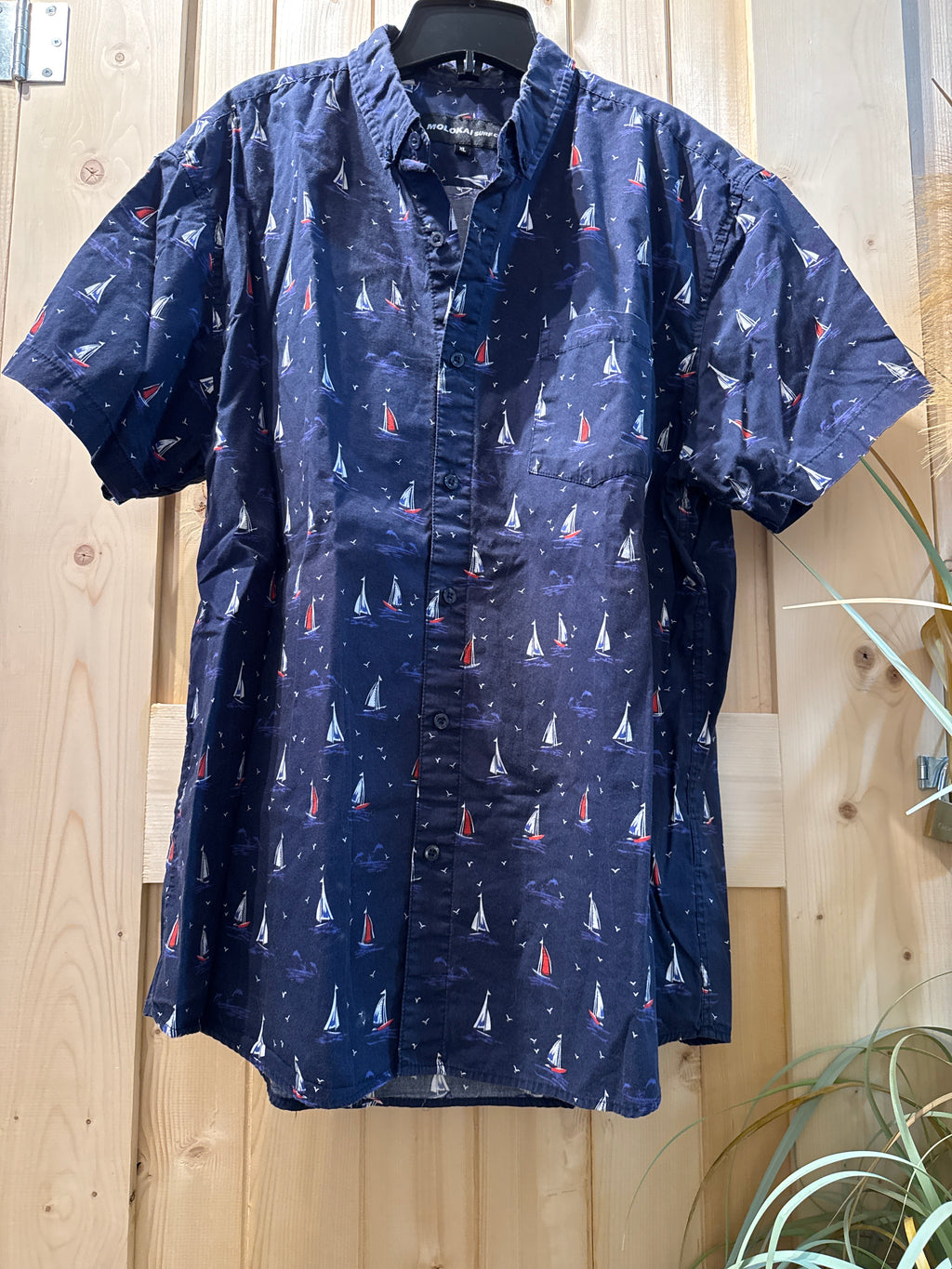 Molokai Surf co. Button up Shortsleeved Shirt