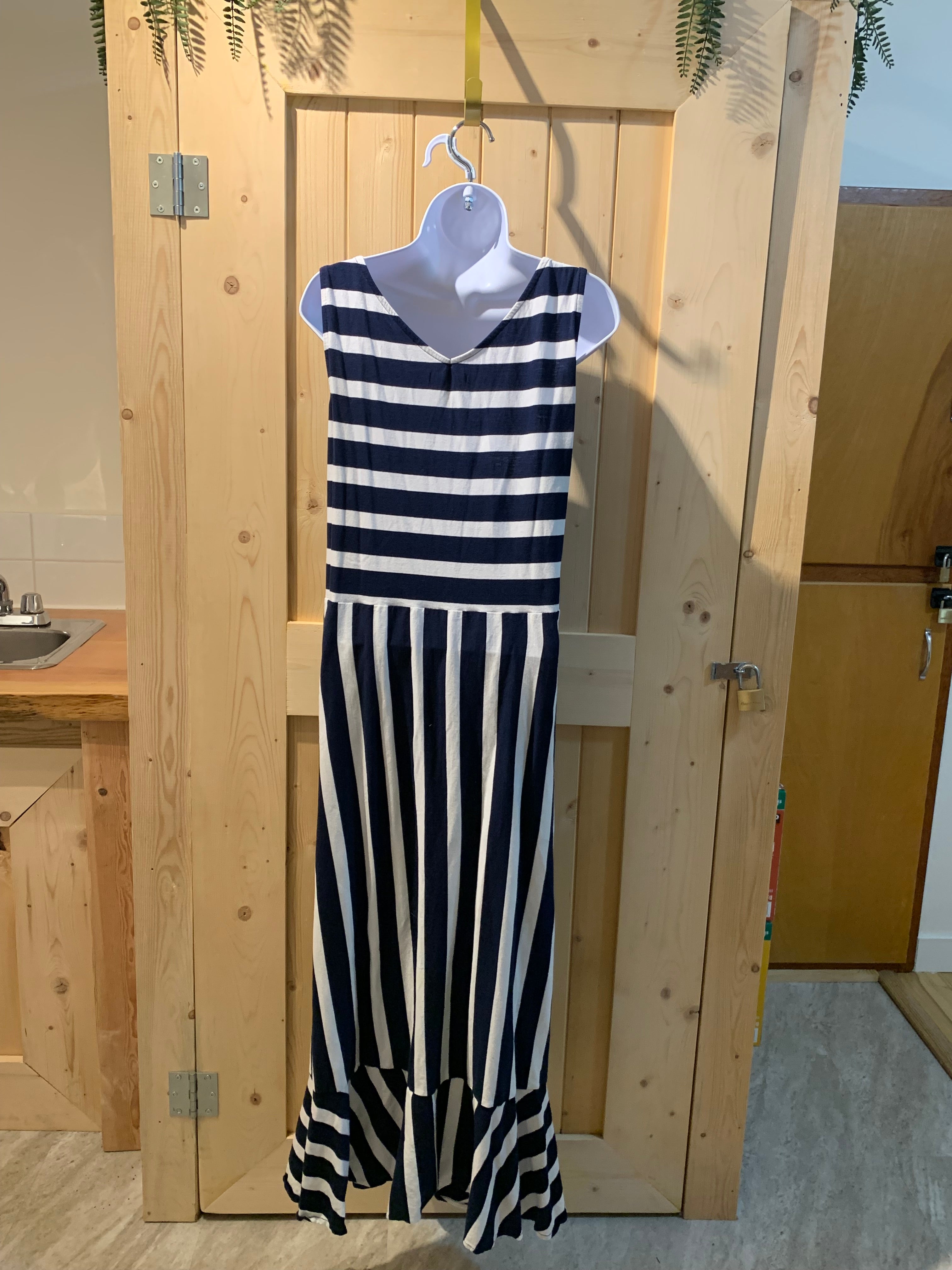 chaps maxi dresses Petal & Pup Women's Ciao Ruffles Dress CHAPS Style Size 1X Chaps Nautical Striped