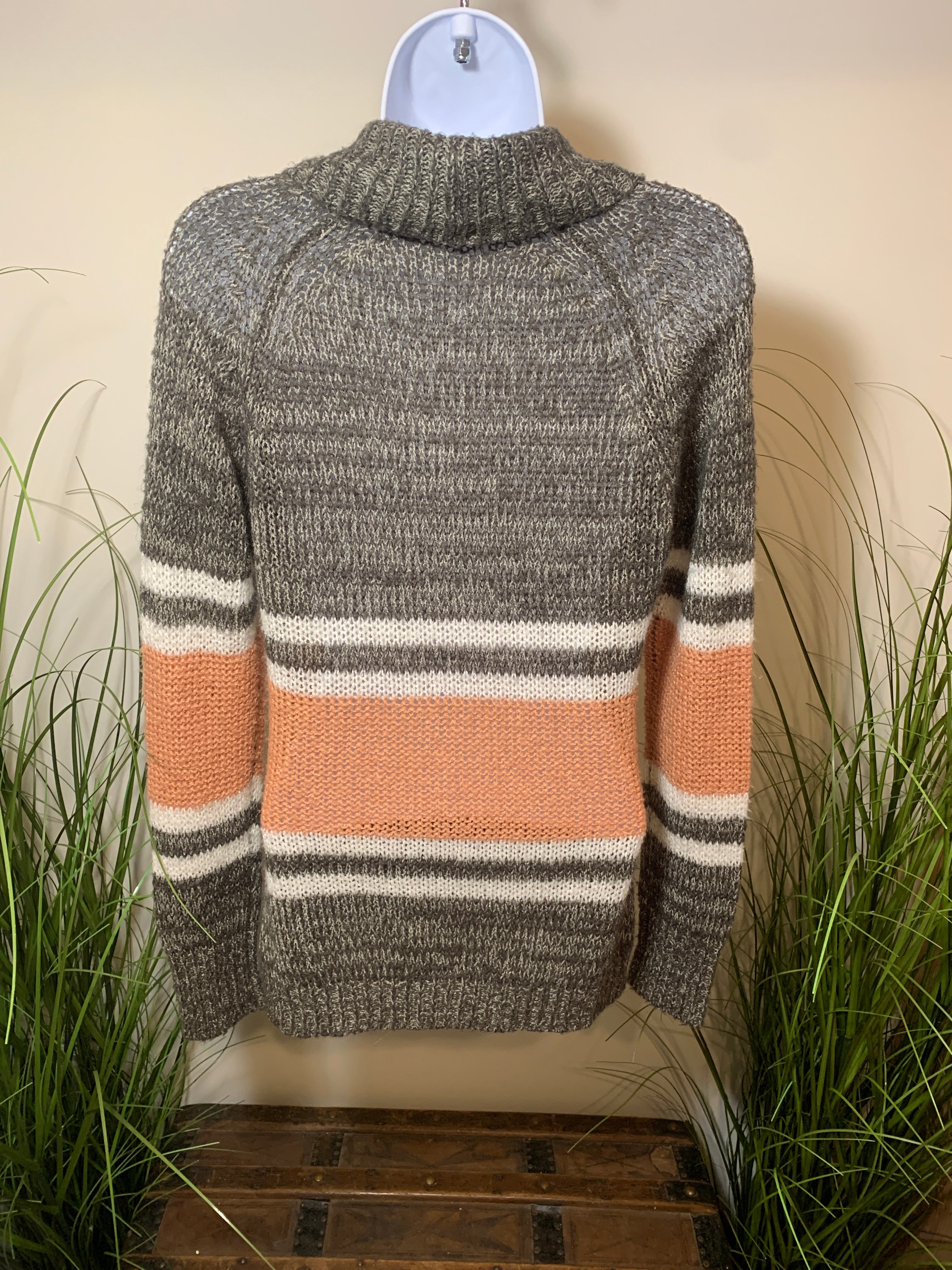 Size M Suzy Shier Cowl Neck Cardigan