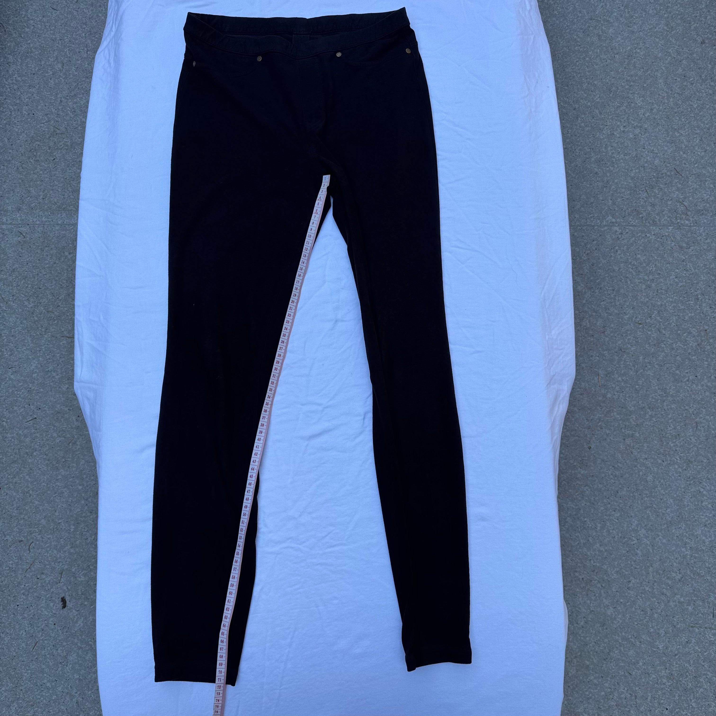 Size M Hue Black Suede Look Leggings