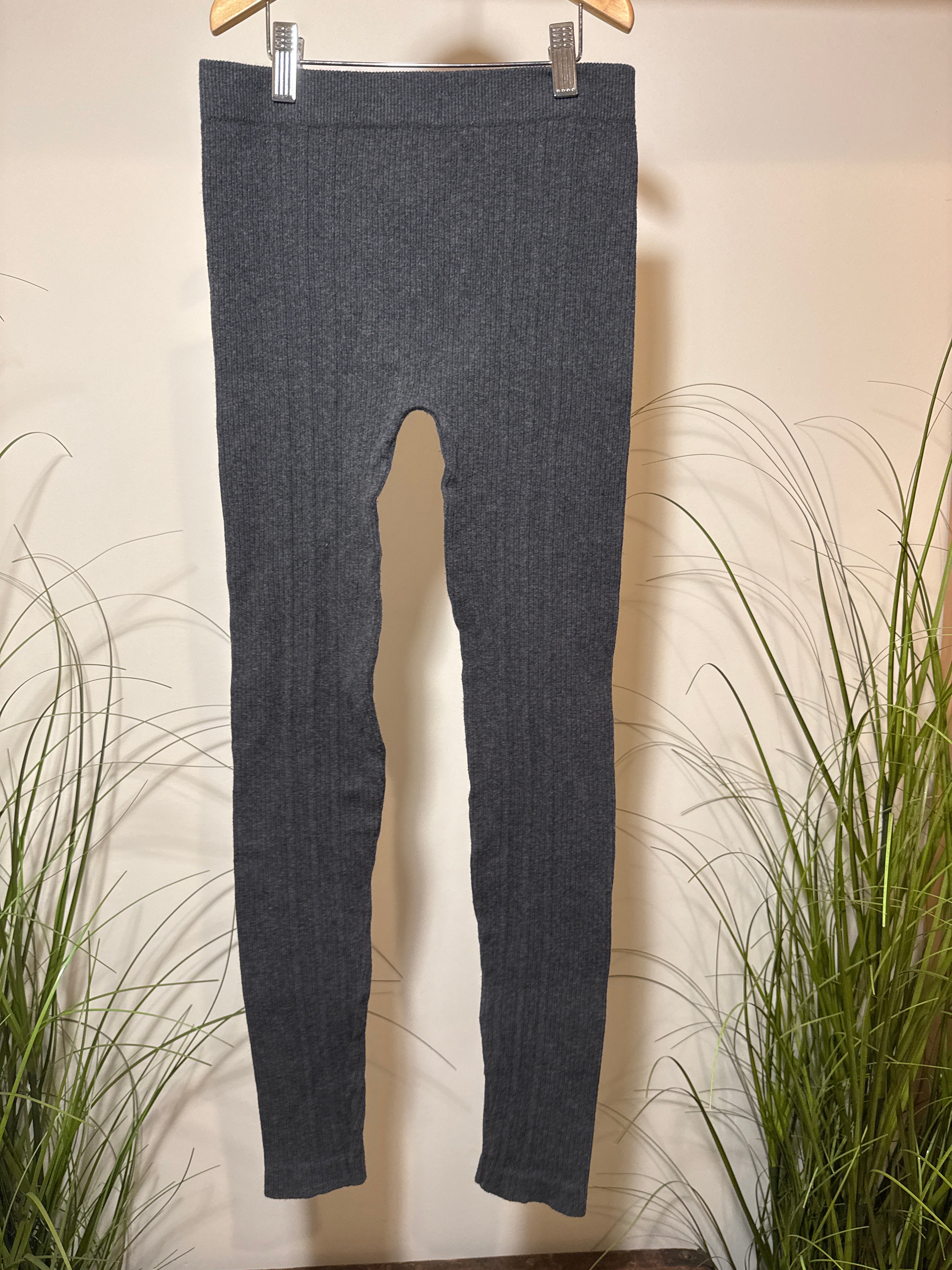 Seductions Leggings- ribbed