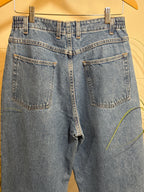 90’s/Y2K L.L.Bean popular "Original Fit/Relaxed" fit jeans with partial elastic waistbands.