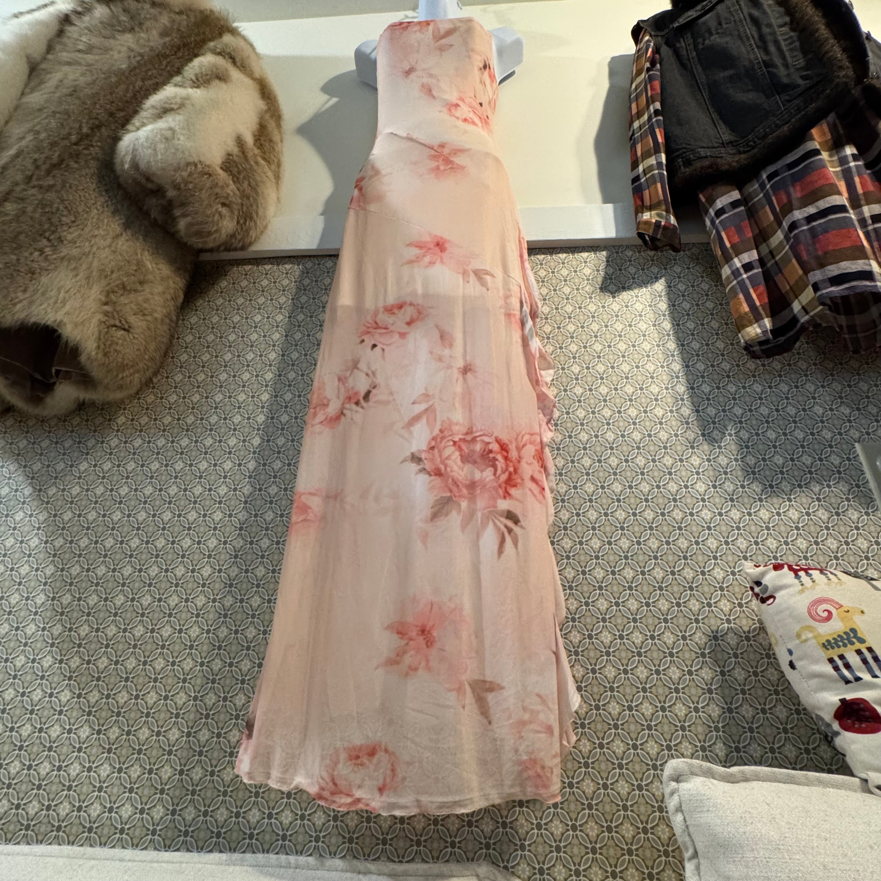 streetwear society floral dress Daisy Fields flowing fabric and delicate floral print evoke sunlit garden parties and refined springtime strolls Police Auctions Canada - Women's
