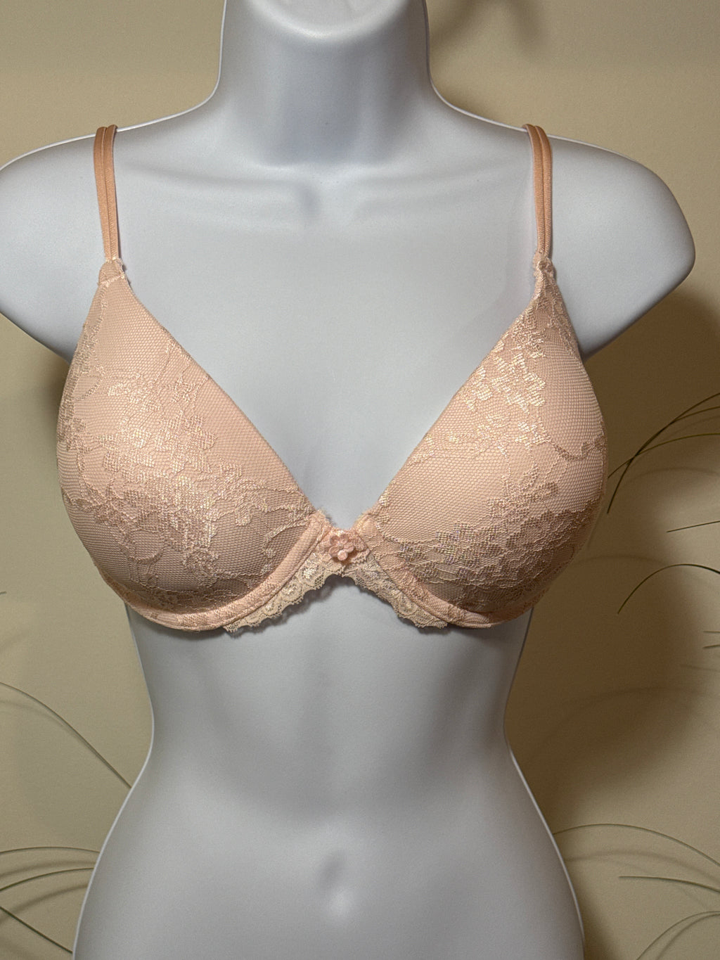 Vassarette Underwire Lightly Padded Bra- Pink