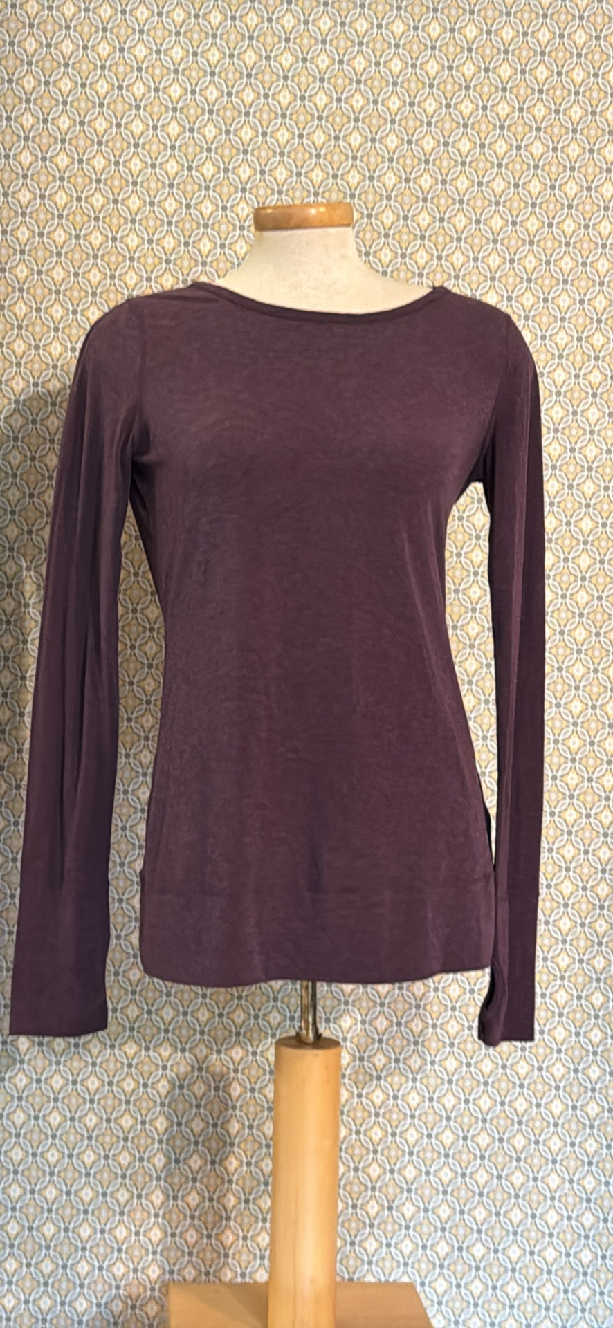 Size S Gap Fit Deep Purple Low Back Long Sleeve Top
