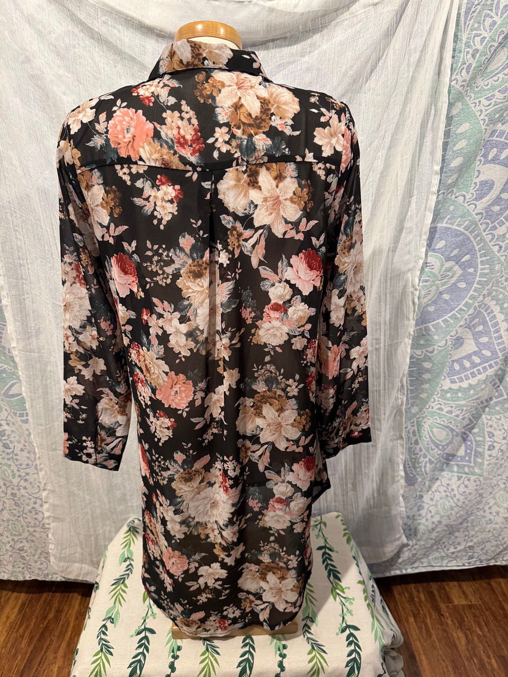 Size L Papillon Sheer Long Sleeve Button Up Blouse