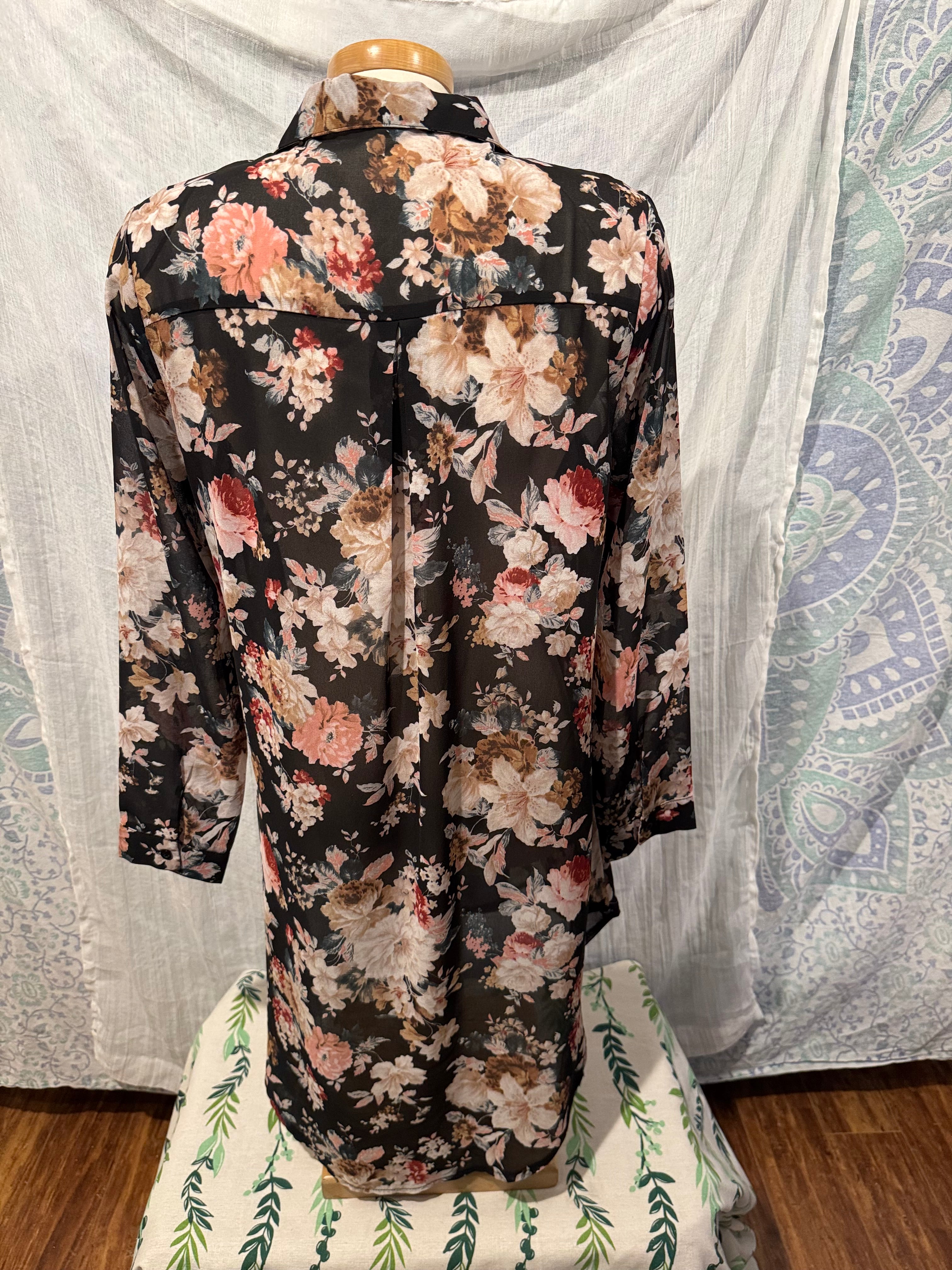 Size L Papillon Sheer Long Sleeve Button Up Blouse
