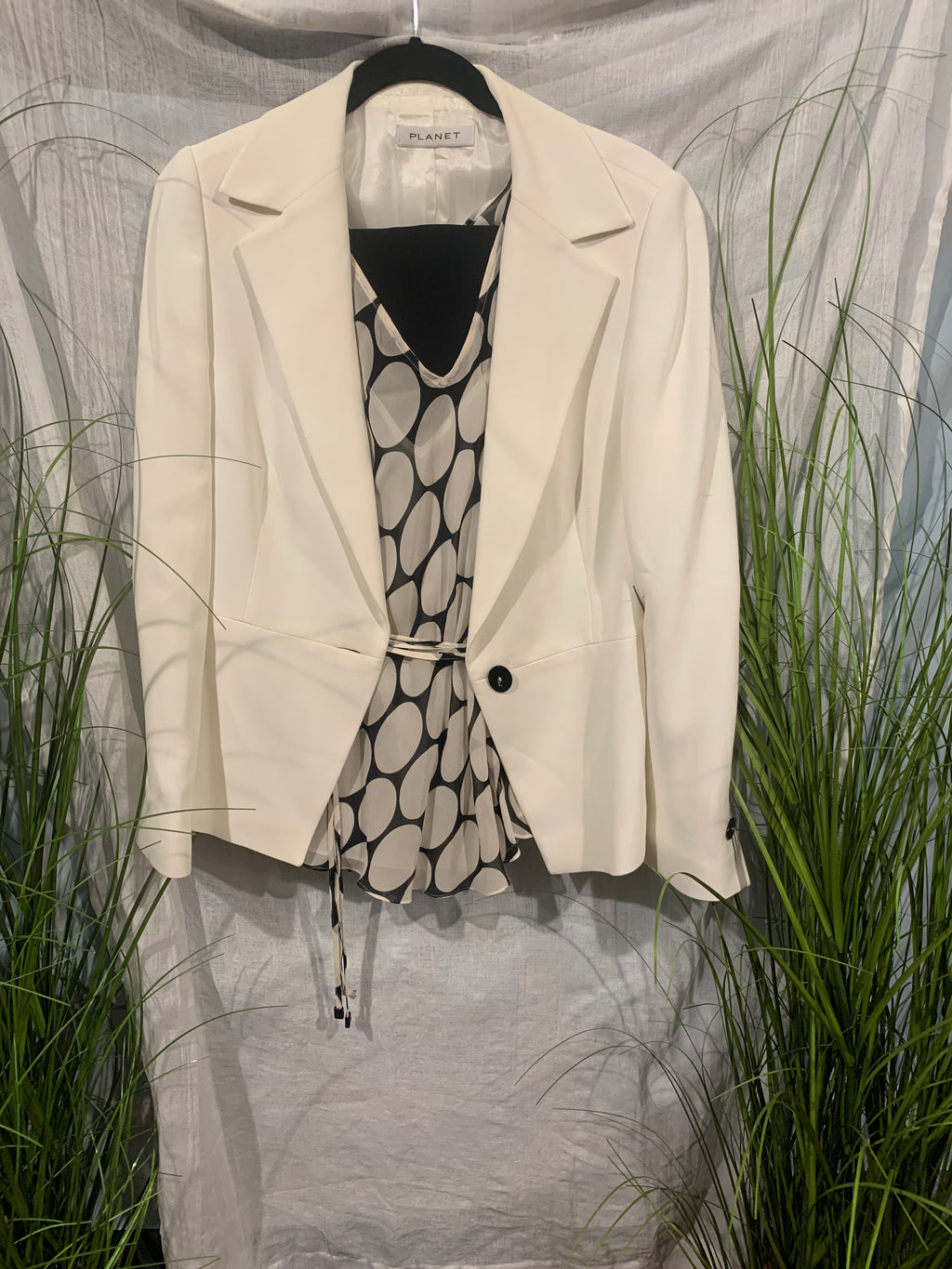 Size 8/M Vintage 4 Piece Planet British Pant Suit