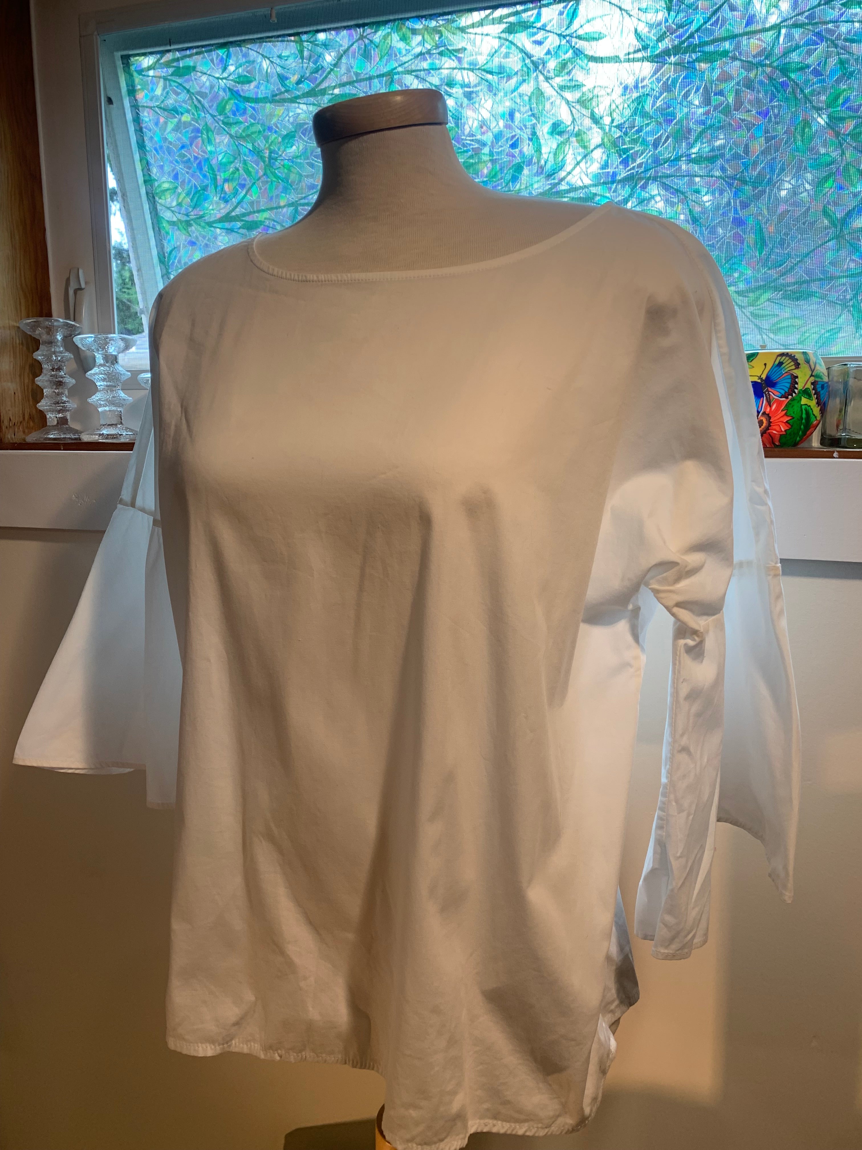Size L Lord & Taylor Pullover White Flared Sleeves Blouse